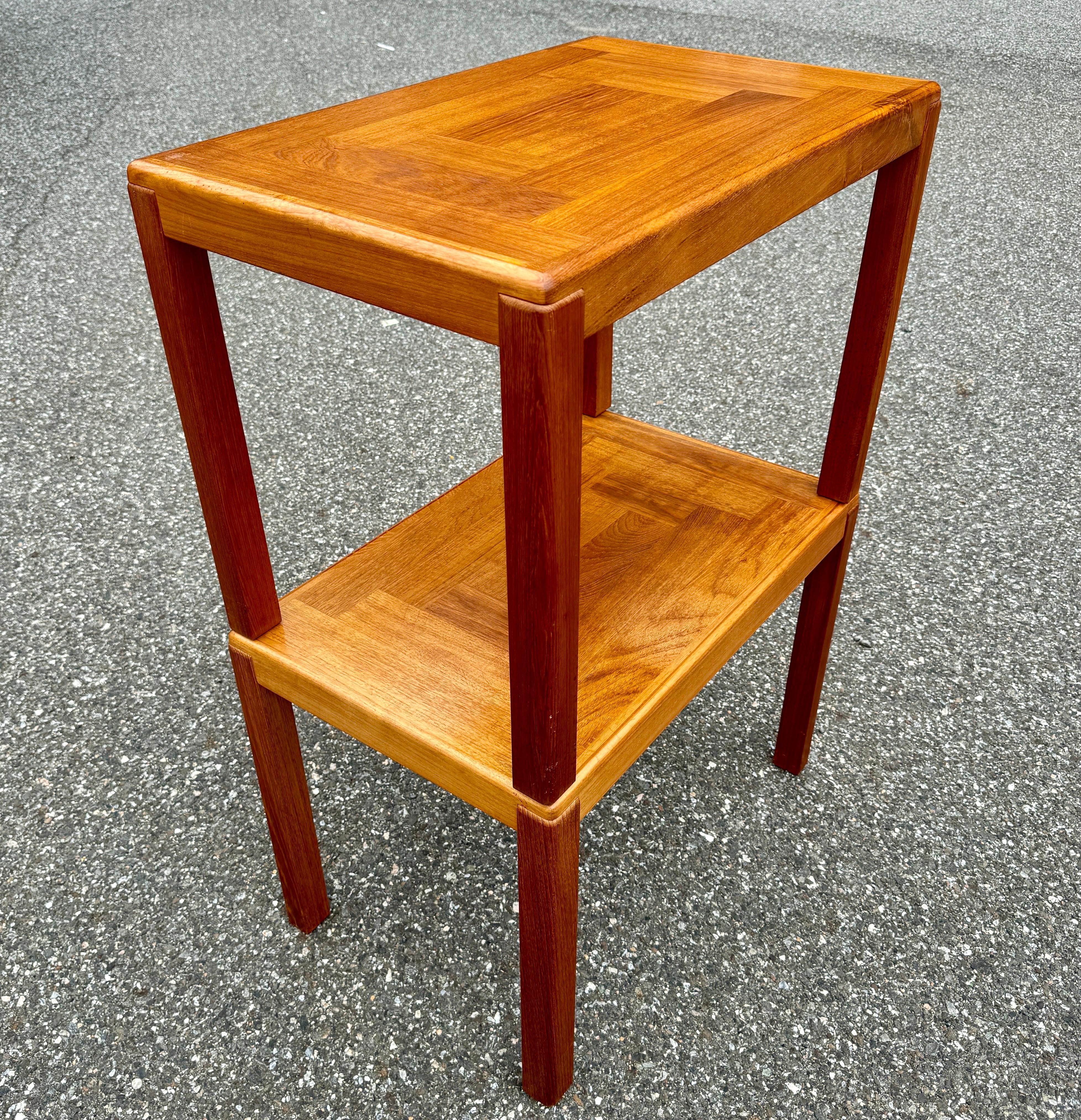 Paire de tables d'appoint danoises en teck du milieu du siècle dernier par Vejle Stole og Mobelfabrik en vente 9