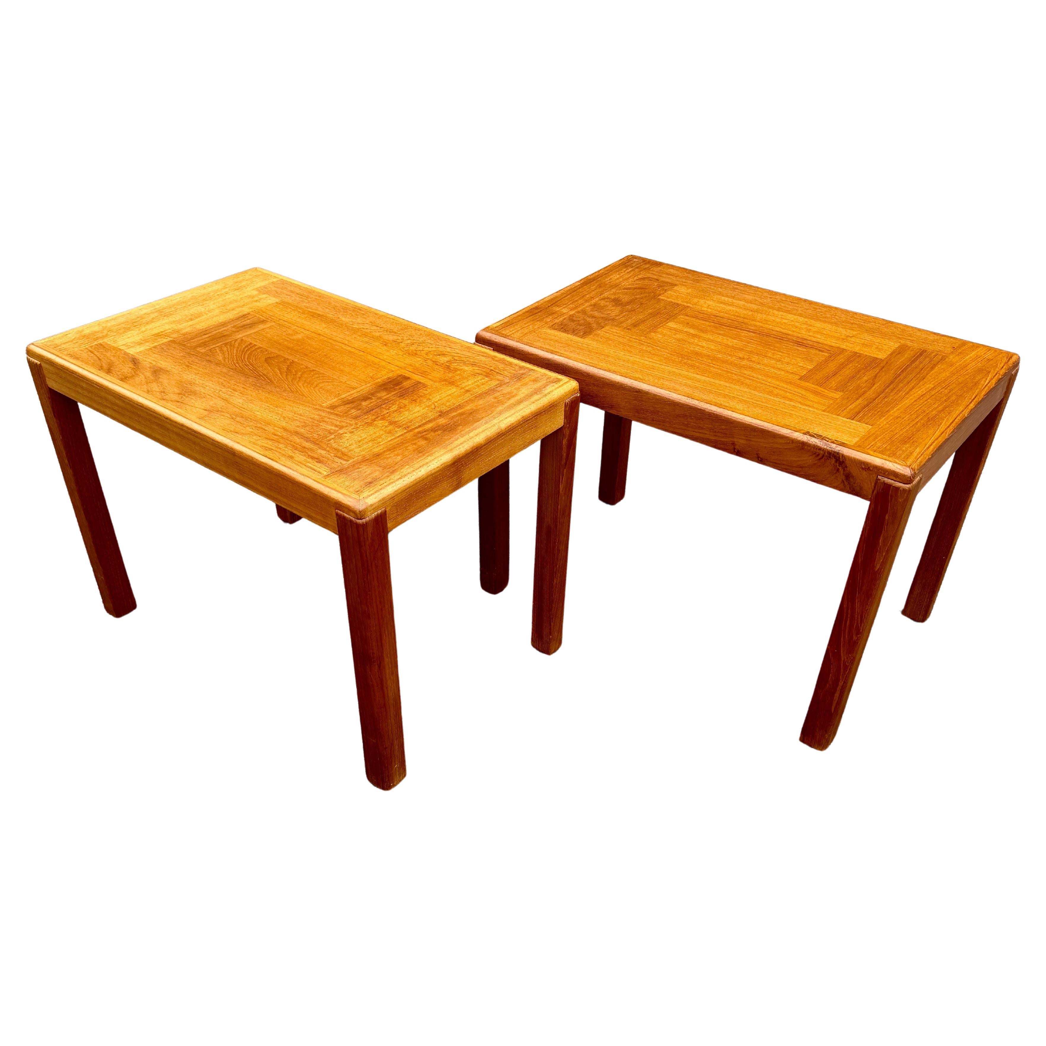 Paire de tables d'appoint ou de chevet rectangulaires en bois de teck clair, de style The Modern Scandinavian, fabriquées par 