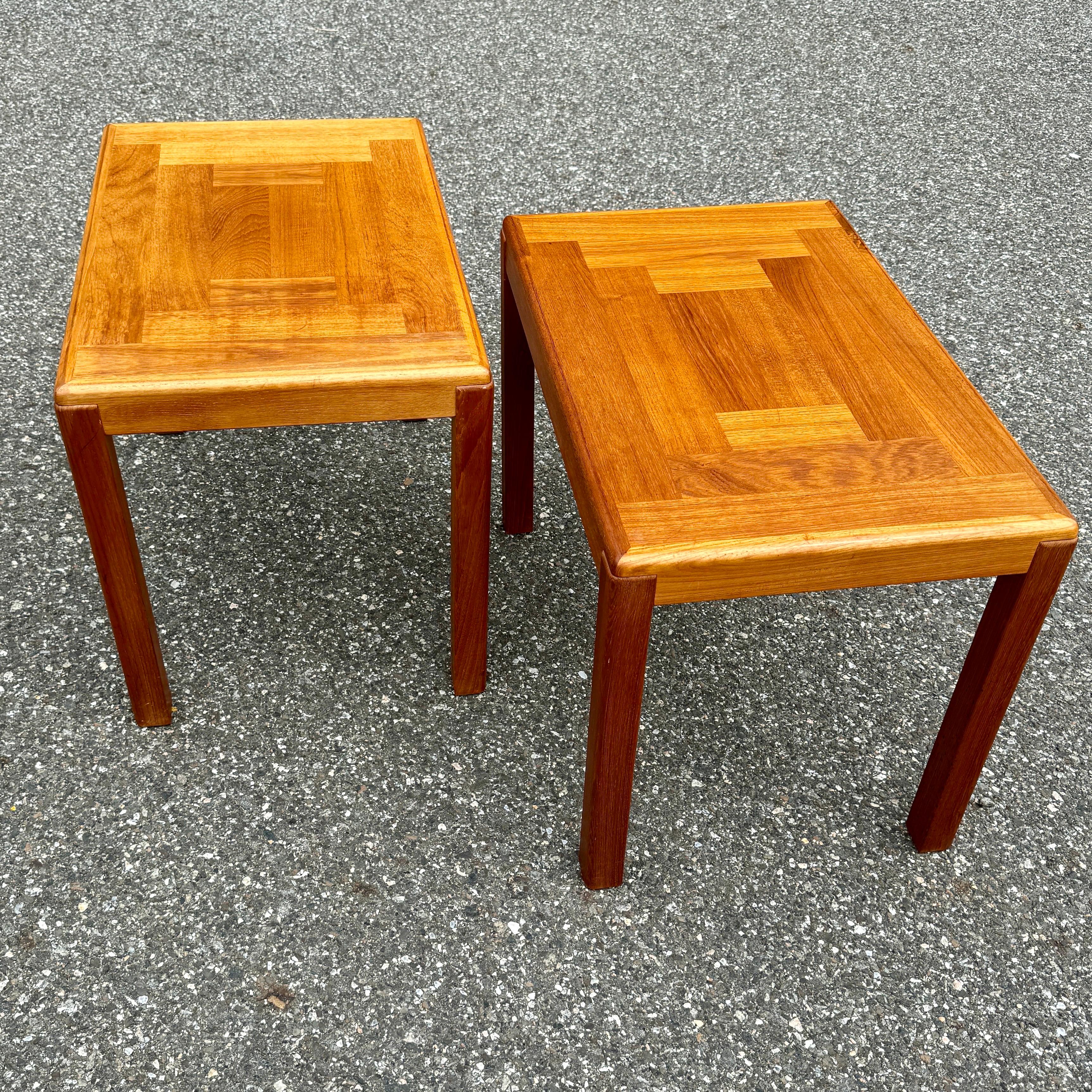 Danois Paire de tables d'appoint danoises en teck du milieu du siècle dernier par Vejle Stole og Mobelfabrik en vente