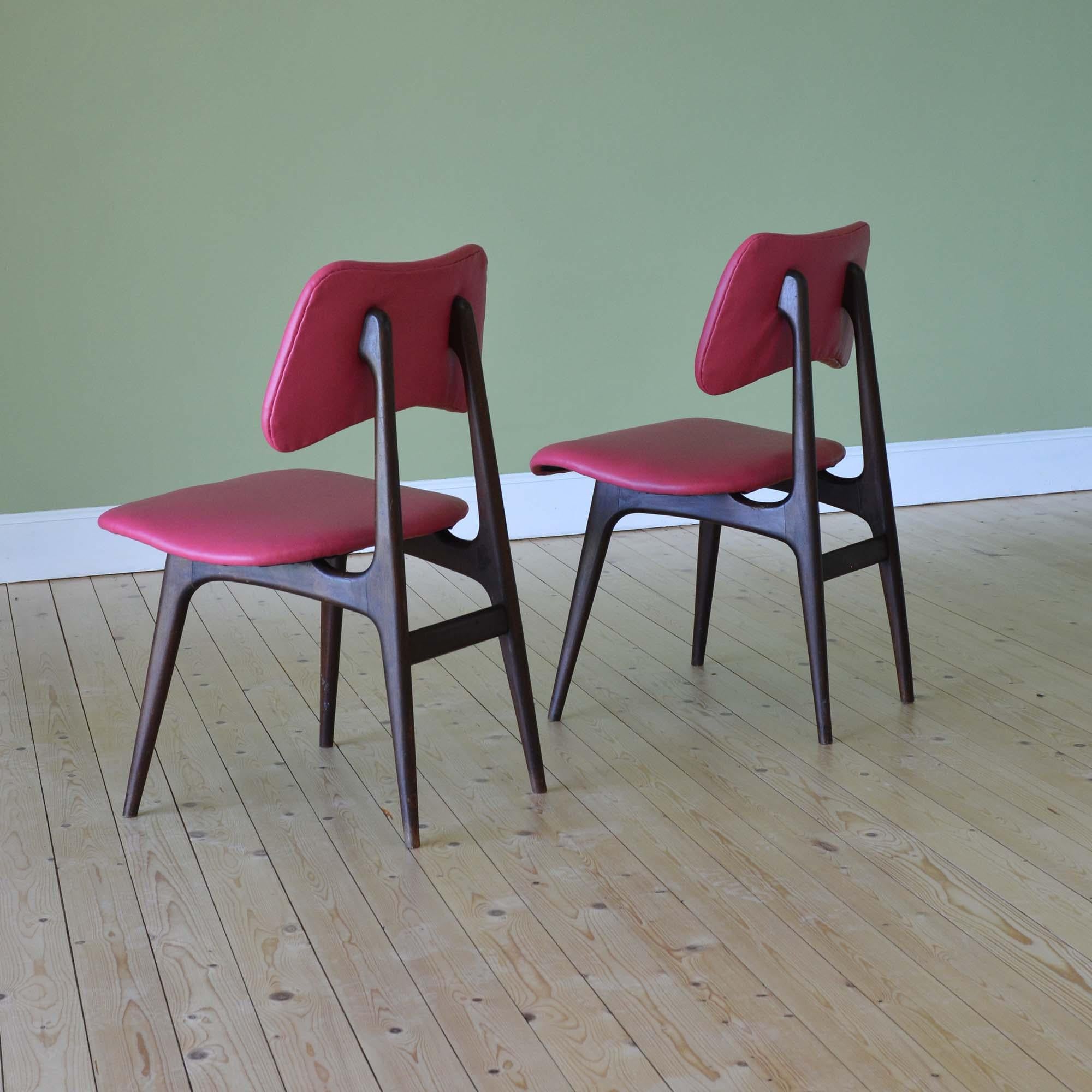 Mid-Century Modern Pair of Danish Mid-Century Walnut Chairs For Sale