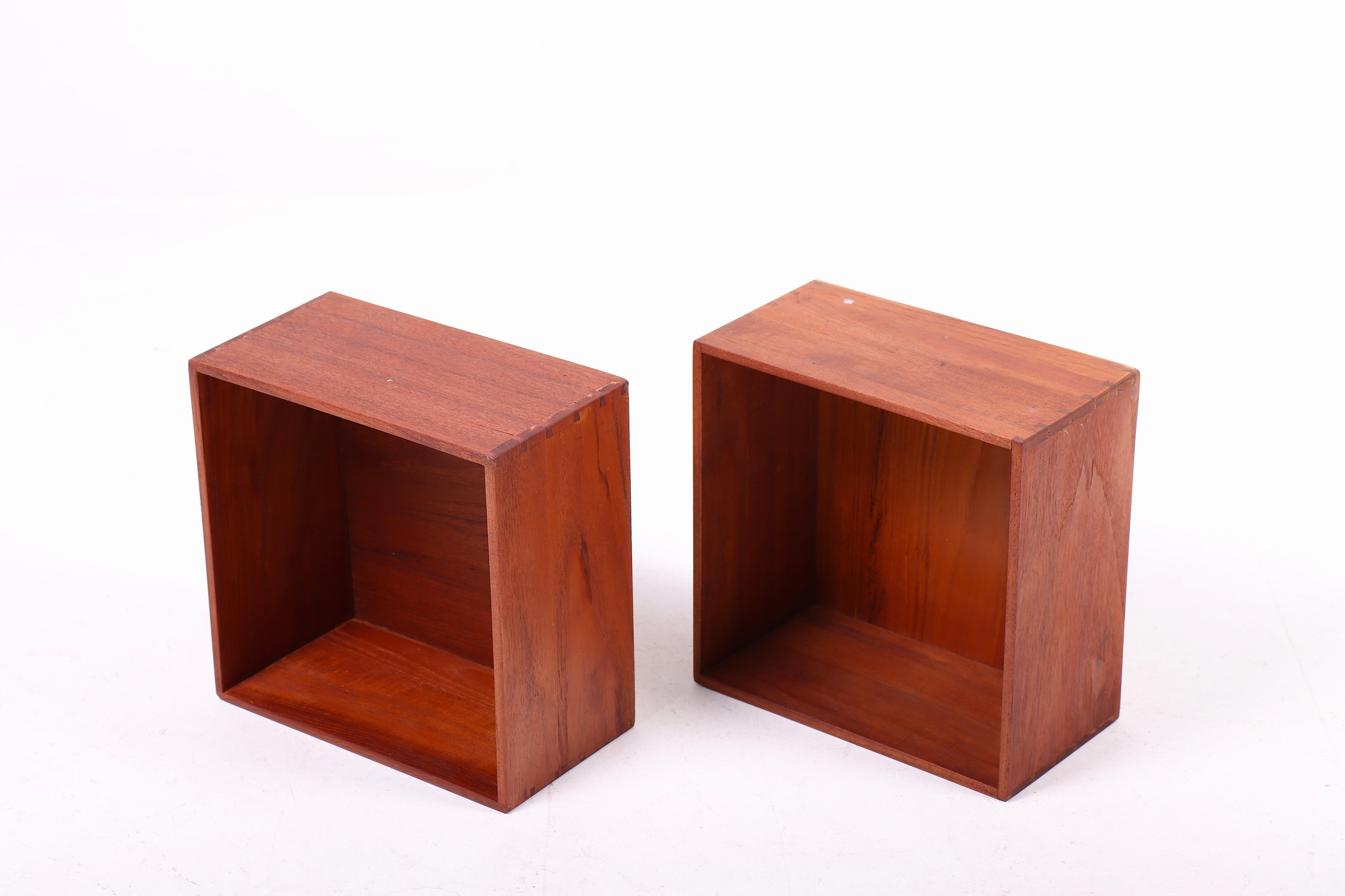 Pair of Danish Midcentury Bookcases in Solid Teak, 1960s In Good Condition For Sale In Lejre, DK