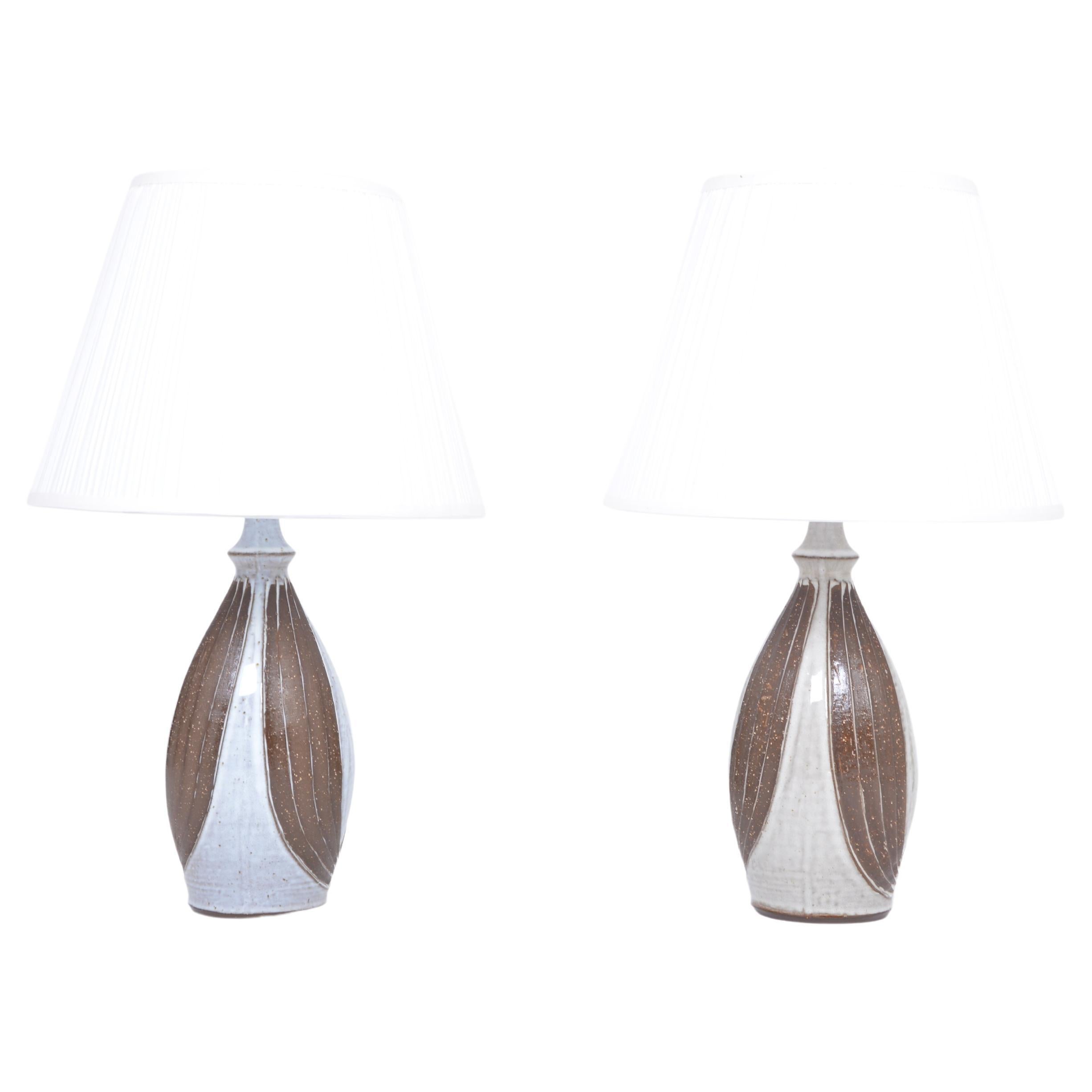 Paire de lampes de bureau danoises en céramique de style mi-siècle moderne par Michael Andersen en vente