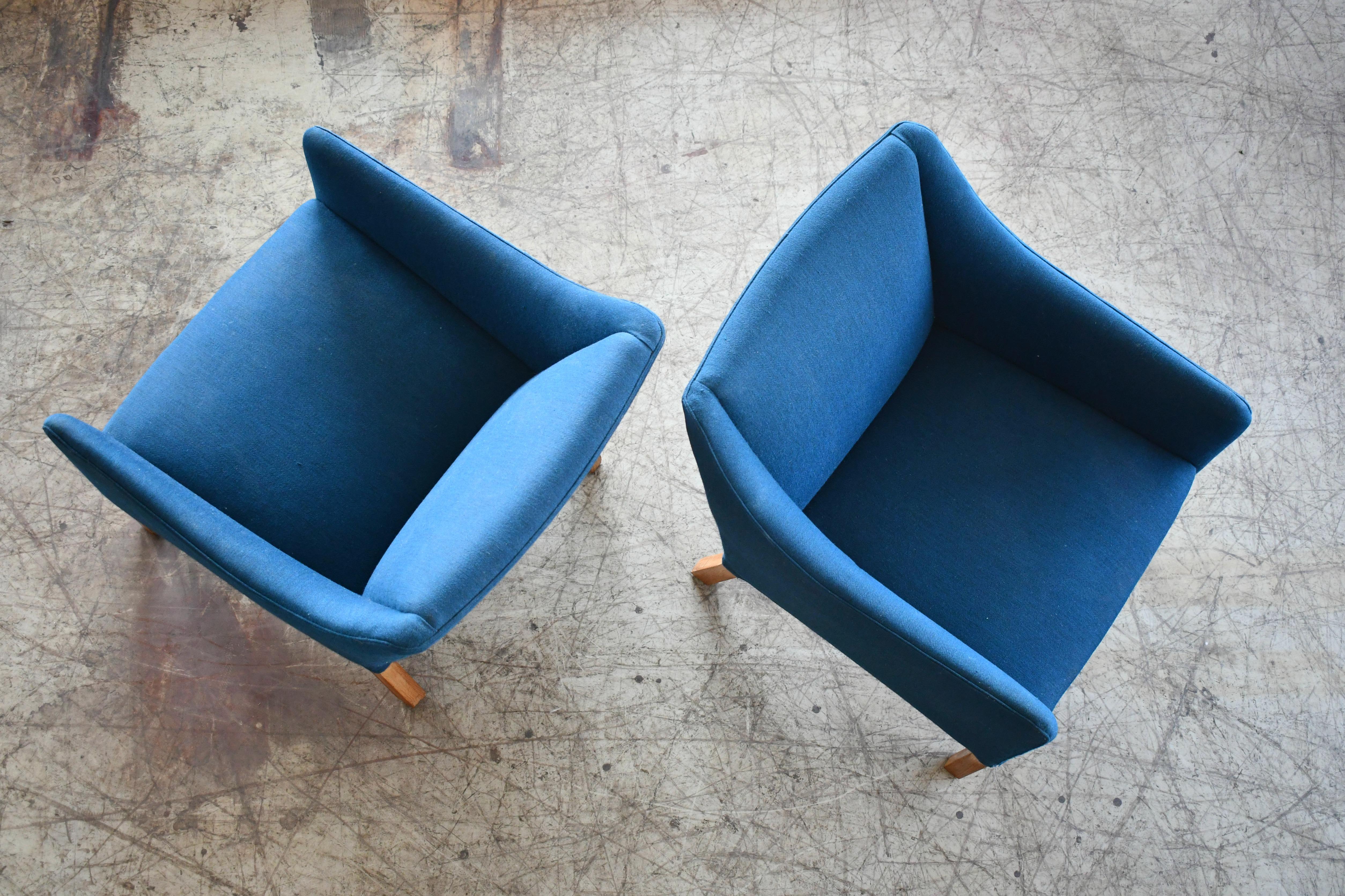 Pair of Danish Midcentury Lounge Chairs Attributed to Ejnar Larsen & Axel Bender 2