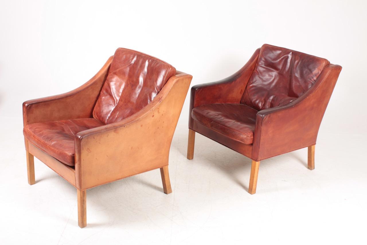 Mahogany Pair of Danish Midcentury Lounge Chairs in Patinated Leather by Børge Mogensen