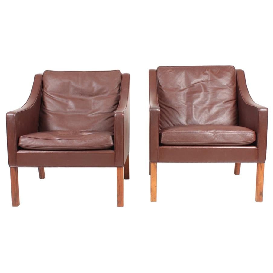 Pair of Danish Midcentury Lounge Chairs in Patinated Leather by Børge Mogensen For Sale