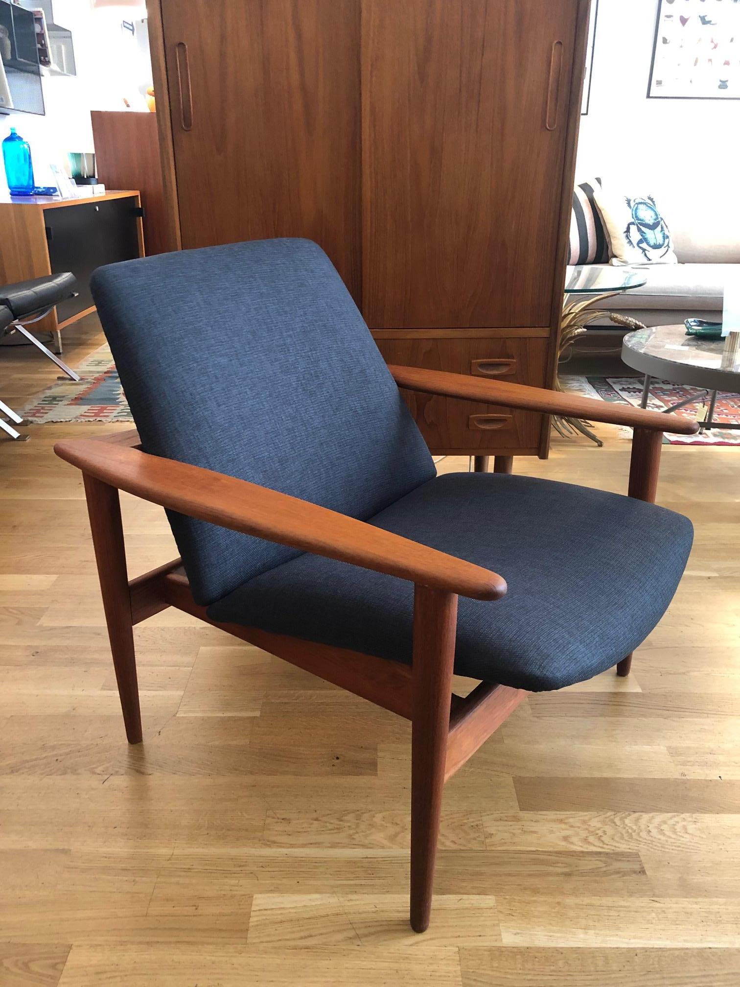 Pair of Danish Midcentury Lounge Chairs Teak For Sale 2