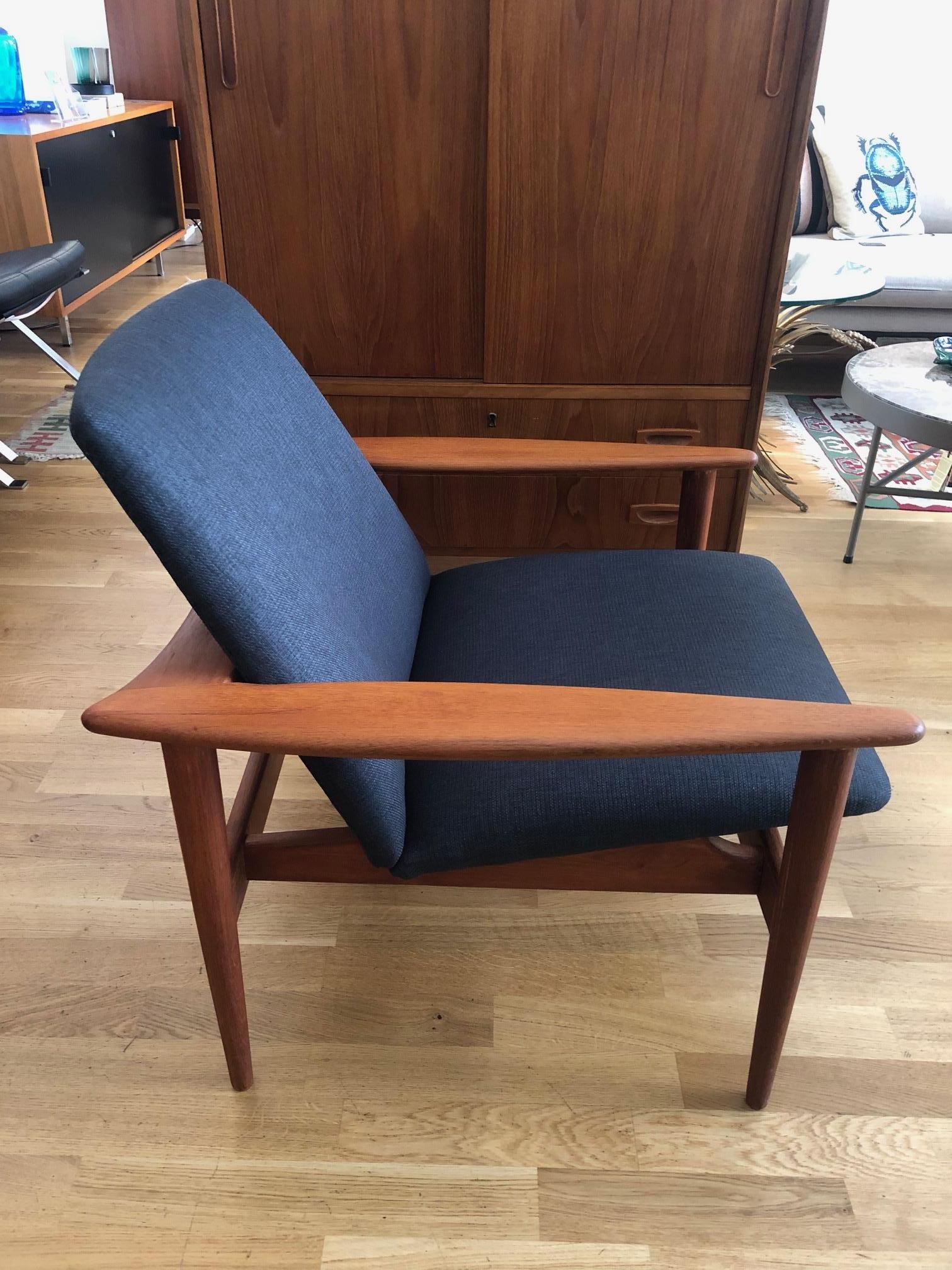 Pair of Danish Midcentury Lounge Chairs Teak For Sale 3
