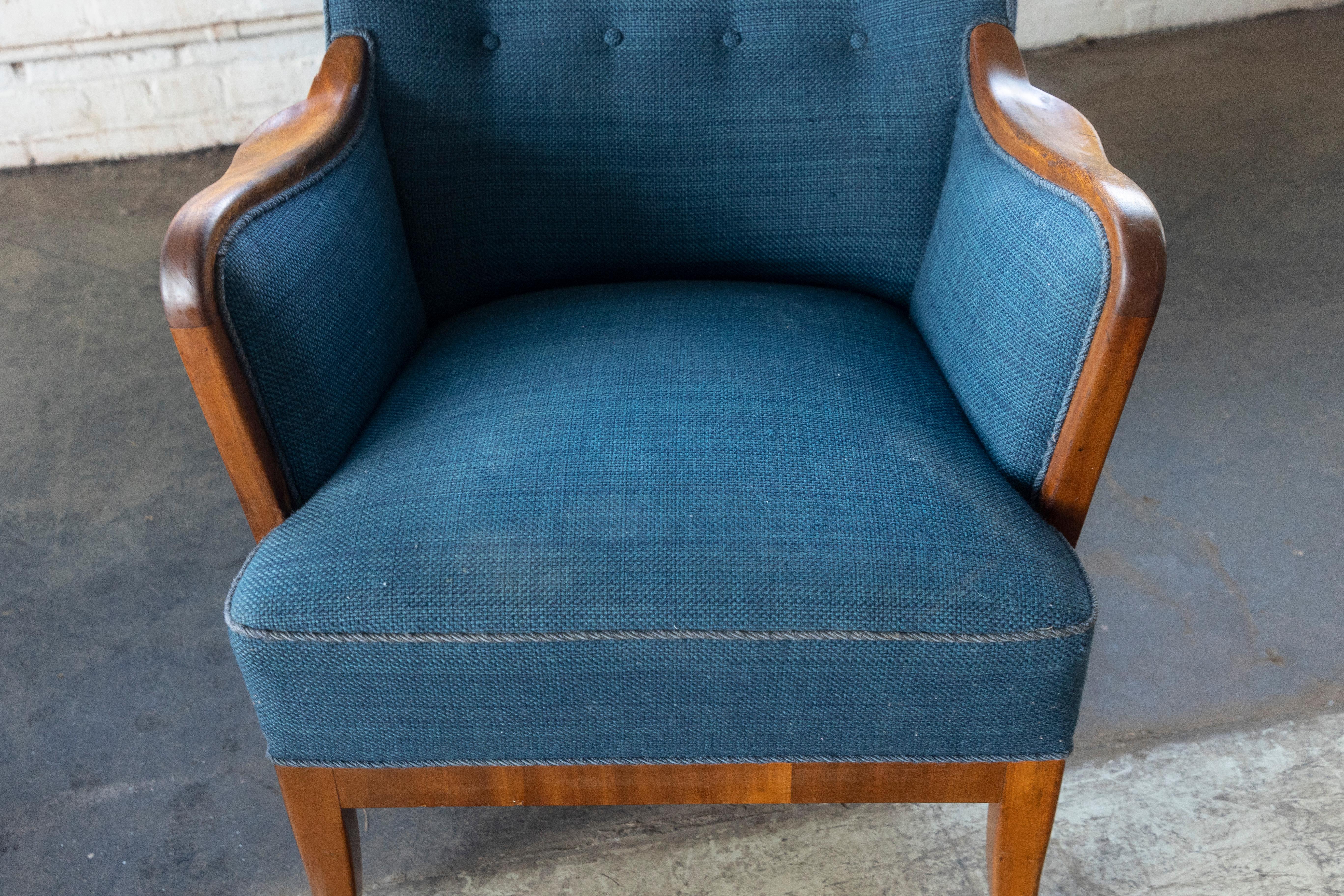 Pair of Danish Midcentury Lounge Chairs with Walnut Frames and Legs 3