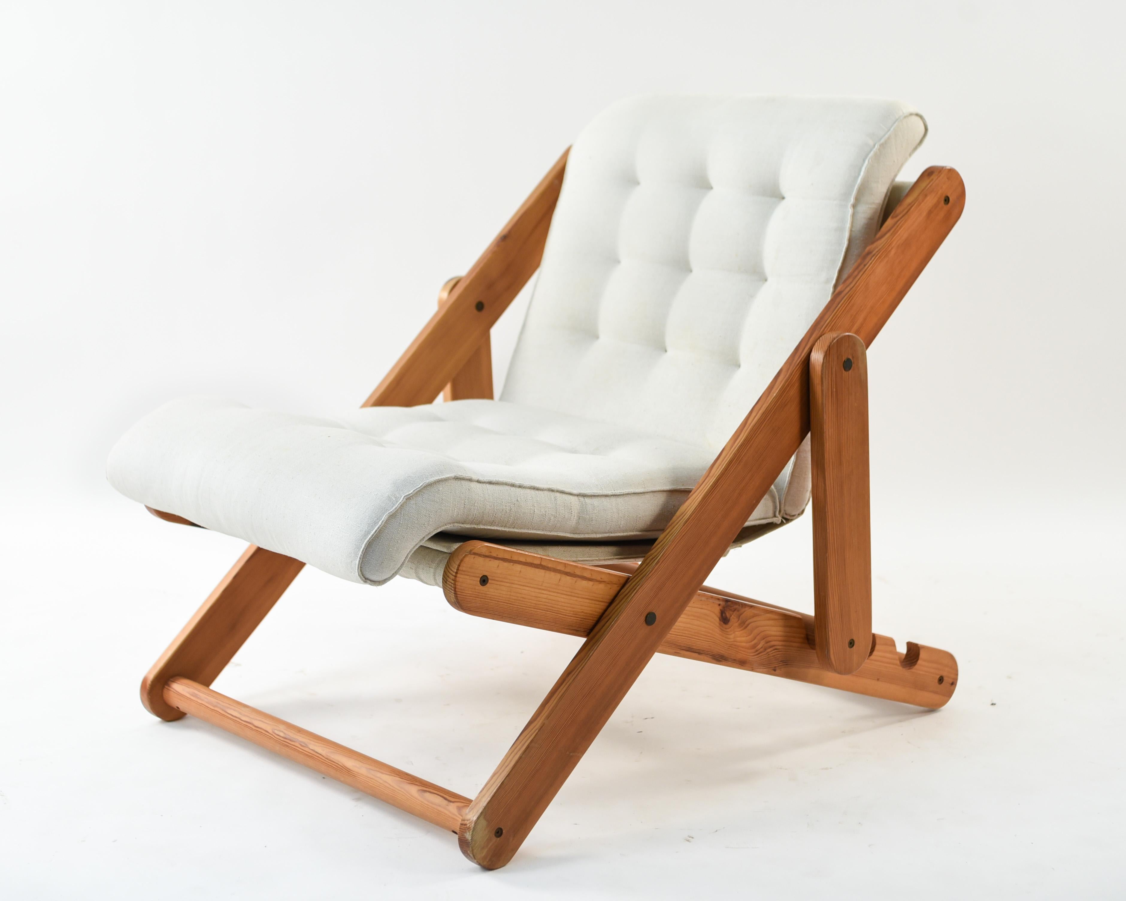 Pair of Danish Midcentury Pine Kontiki Lounge Chairs by Gillis Lundgren 5