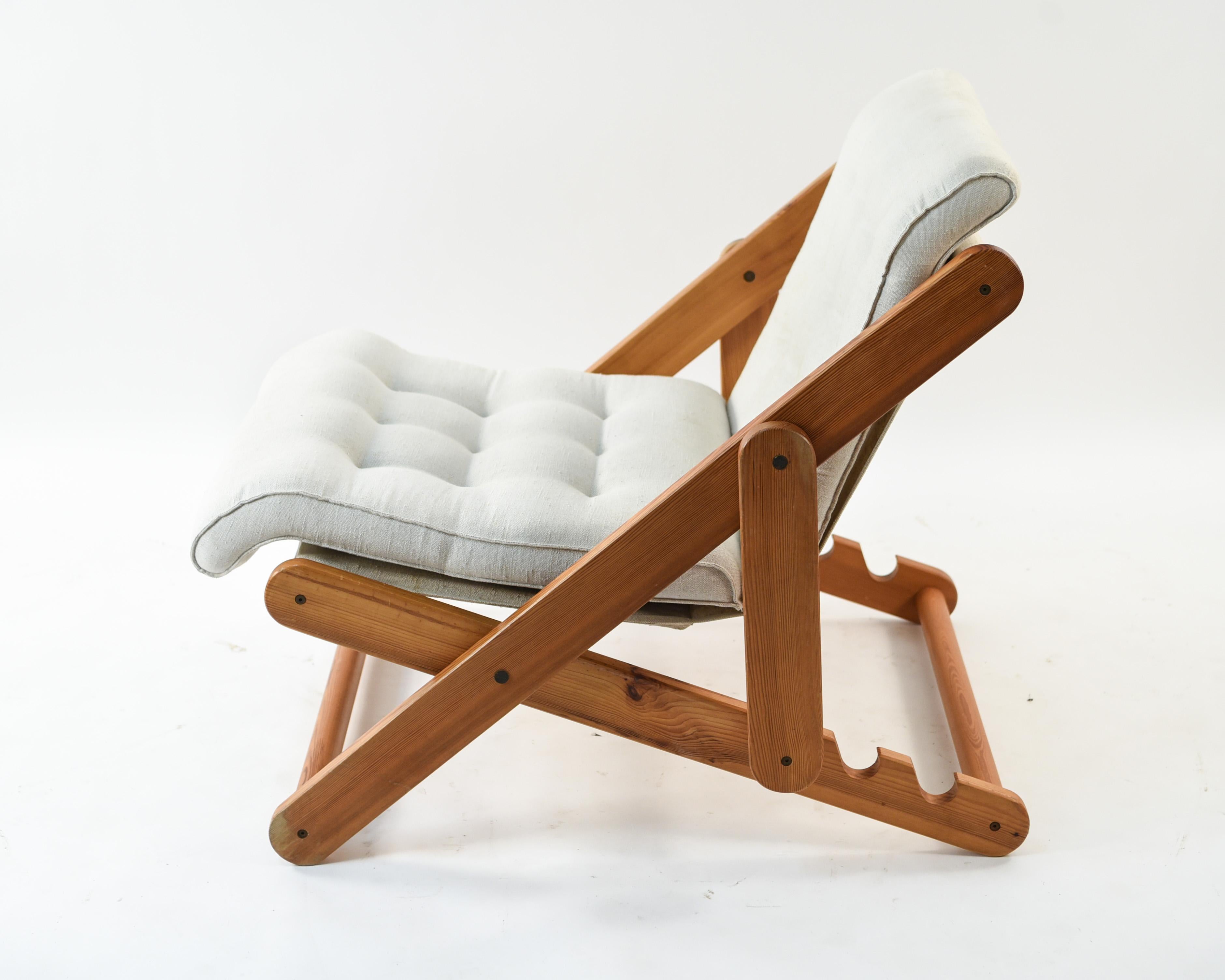 Pair of Danish Midcentury Pine Kontiki Lounge Chairs by Gillis Lundgren 6