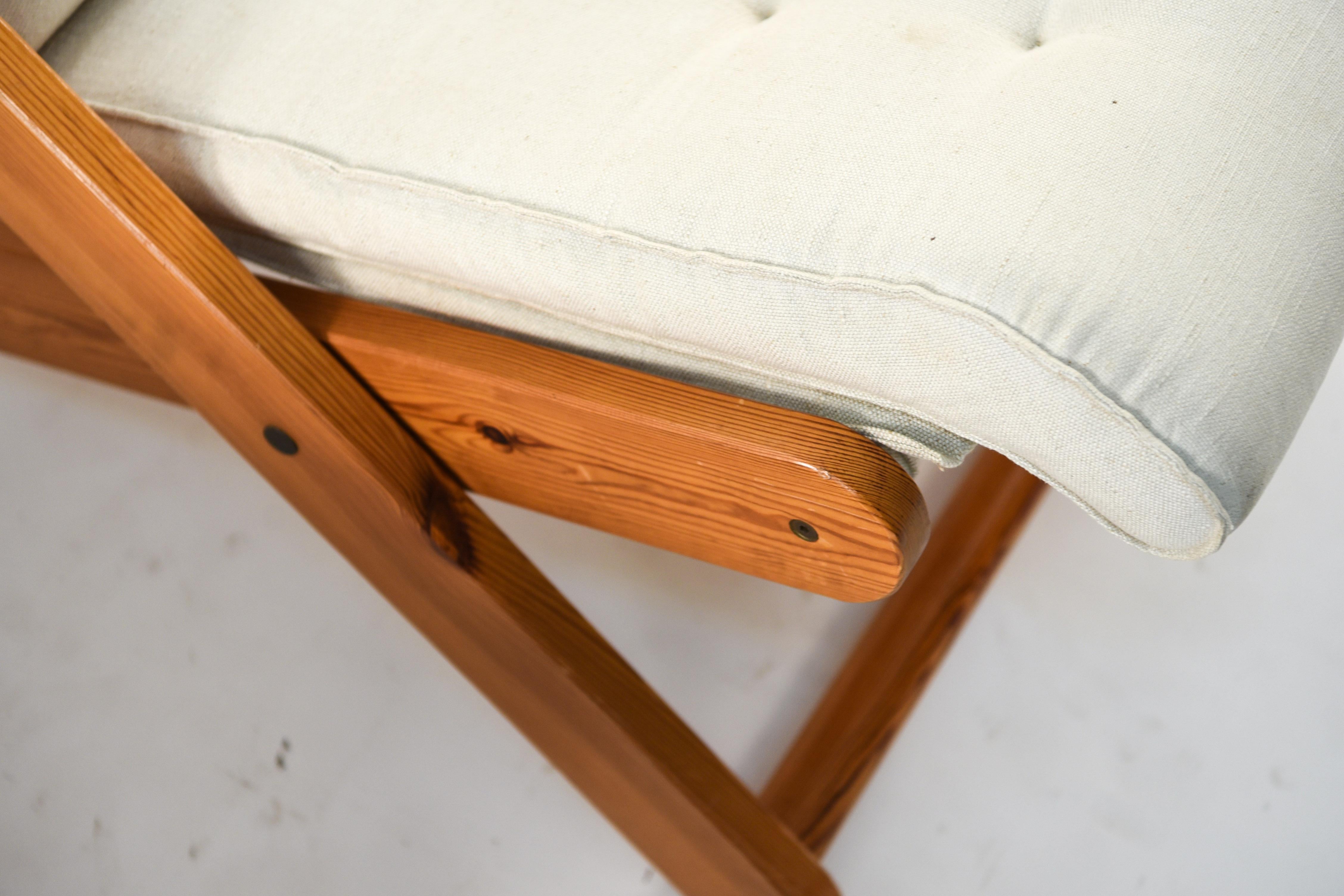 20ième siècle Paire de chaises longues danoises Kontiki en pin du milieu du siècle dernier par Gillis Lundgren