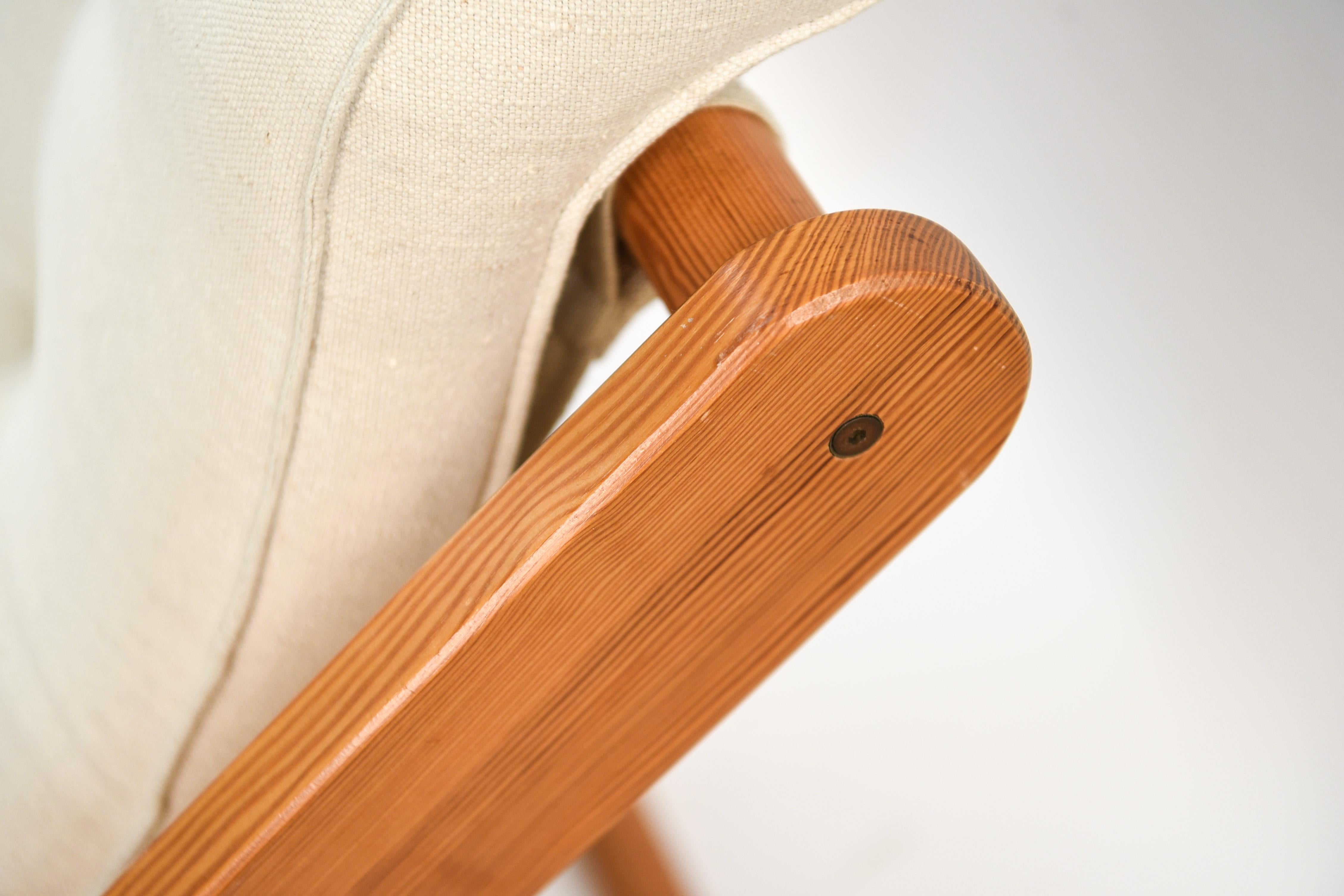 Paire de chaises longues danoises Kontiki en pin du milieu du siècle dernier par Gillis Lundgren 2