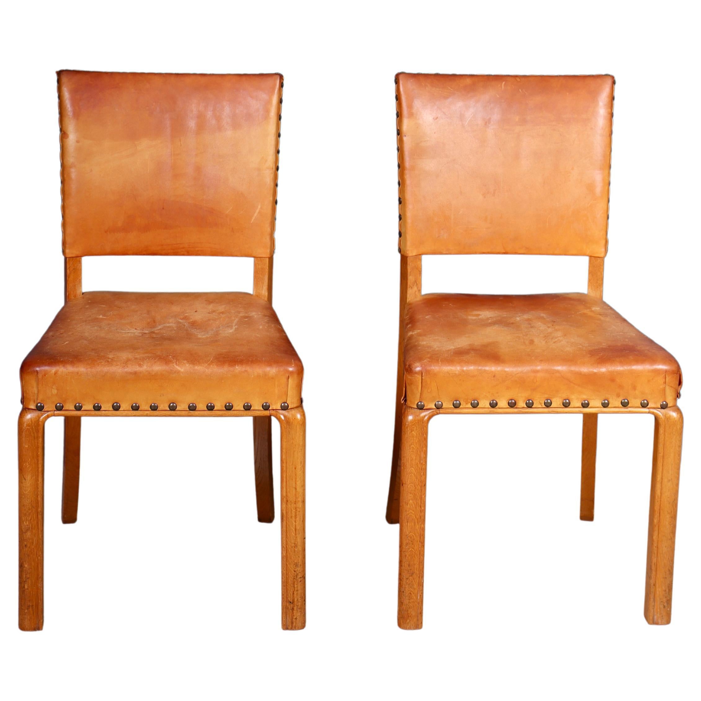 Paire de chaises d'appoint danoises du milieu du siècle en cuir patiné, années 1940 en vente