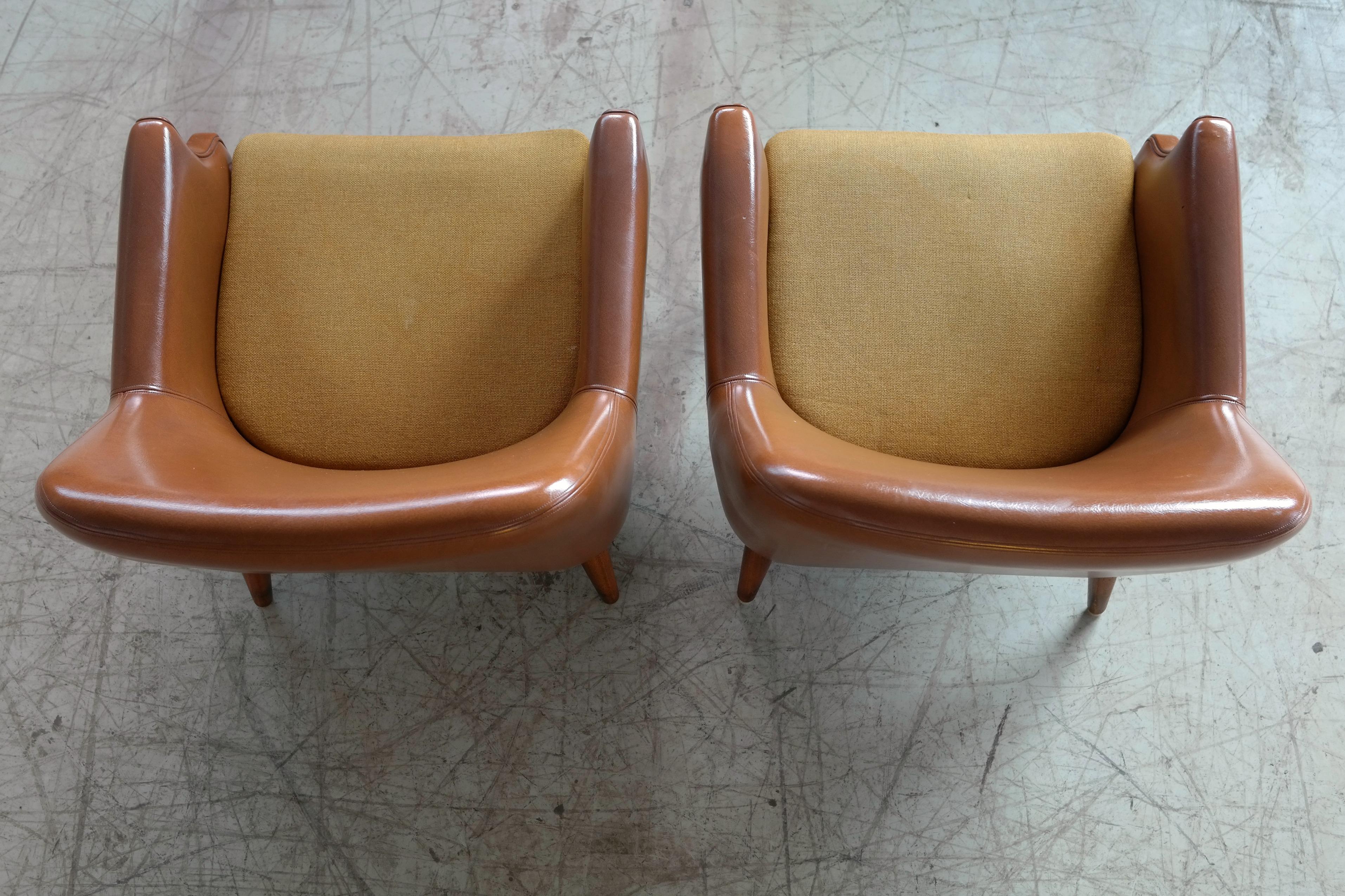 Mid-20th Century Pair of Danish Midcentury Space Age Lounge Chairs in Teak and Naugahyde