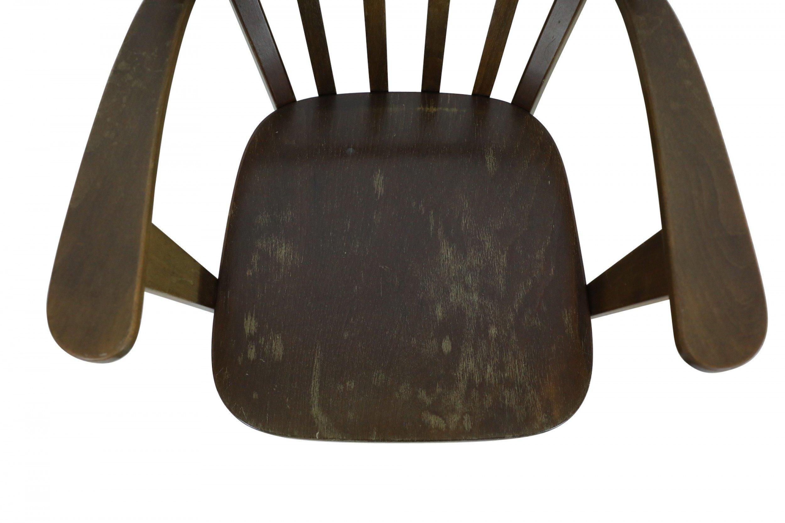 Paire de fauteuils à oreilles danois de style Mission à dossier à lattes en chêne Bon état - En vente à New York, NY