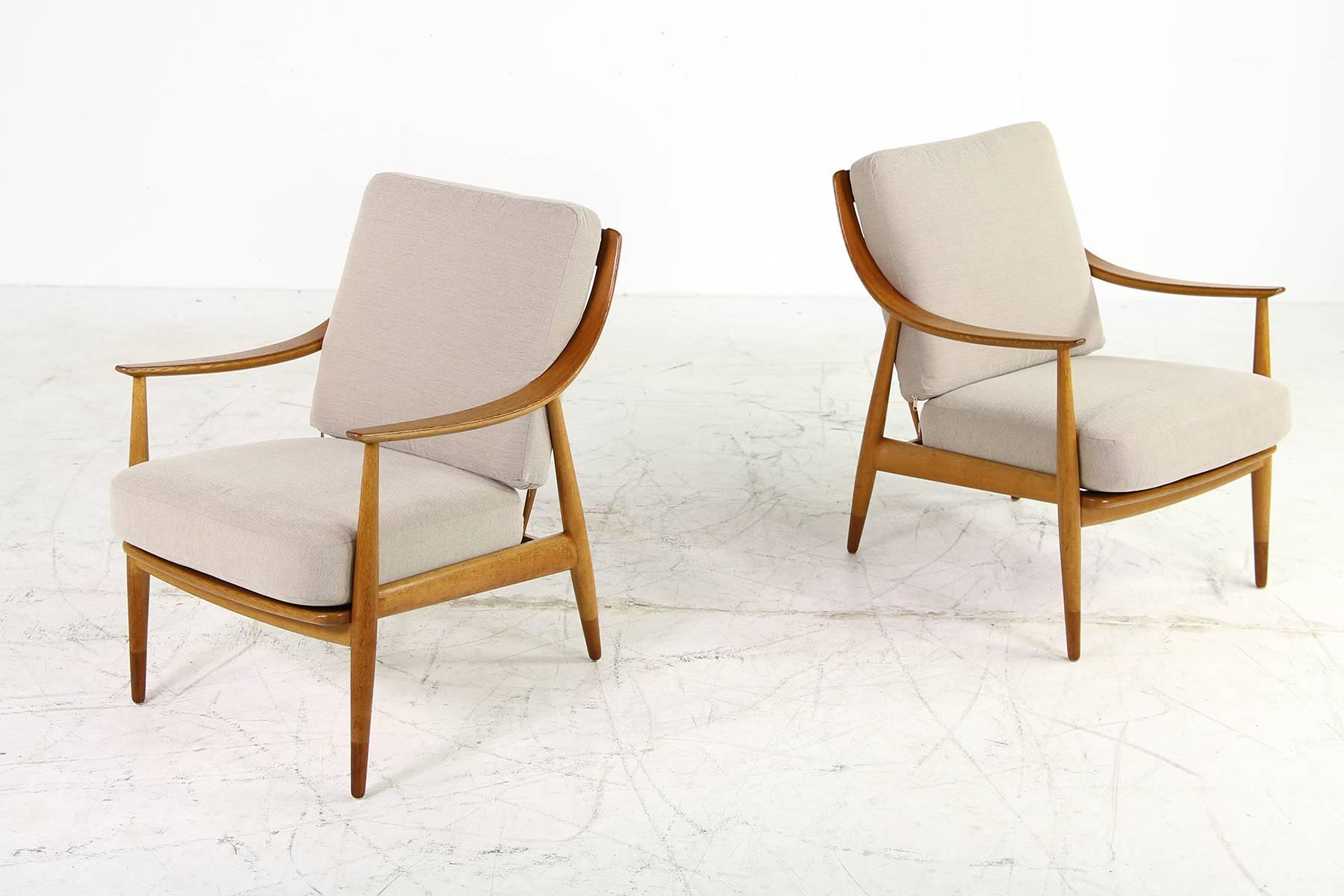 Mid-20th Century Pair of Danish Modern 1960s Oak Easy Chairs by Peter Hvidt Mod, FD 146 Teak