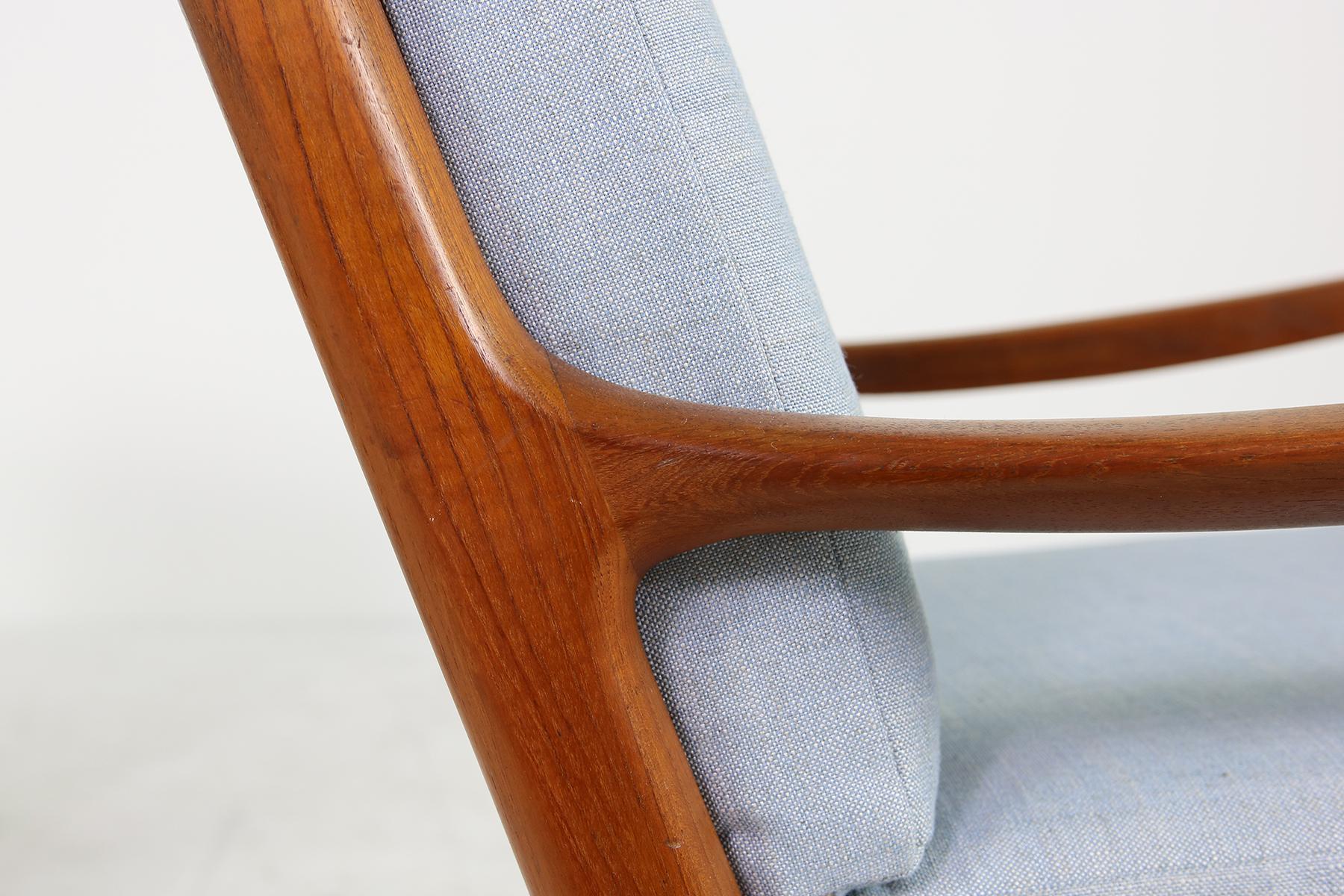 Beautiful pair of 1960s Danish modern Ole Wanscher easy chairs, senator series in Teak. New upholstery in high quality woven fabric, in grey. Overall a fantastic condition. Made by France & Son, Denmark.