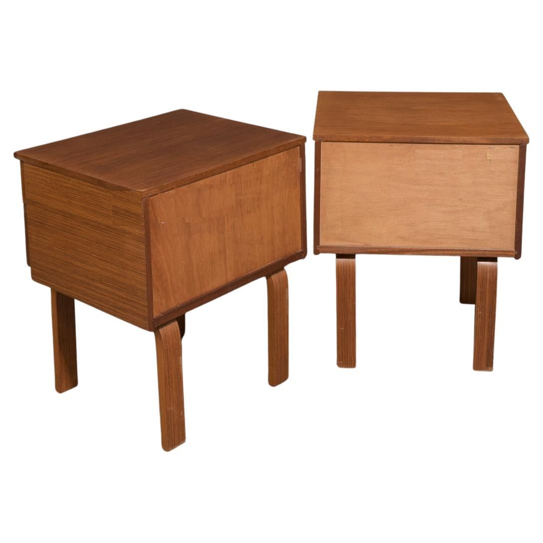 Scandinavian Modern Pair of Danish modern 2 drawer teak nightstands with carved handles For Sale