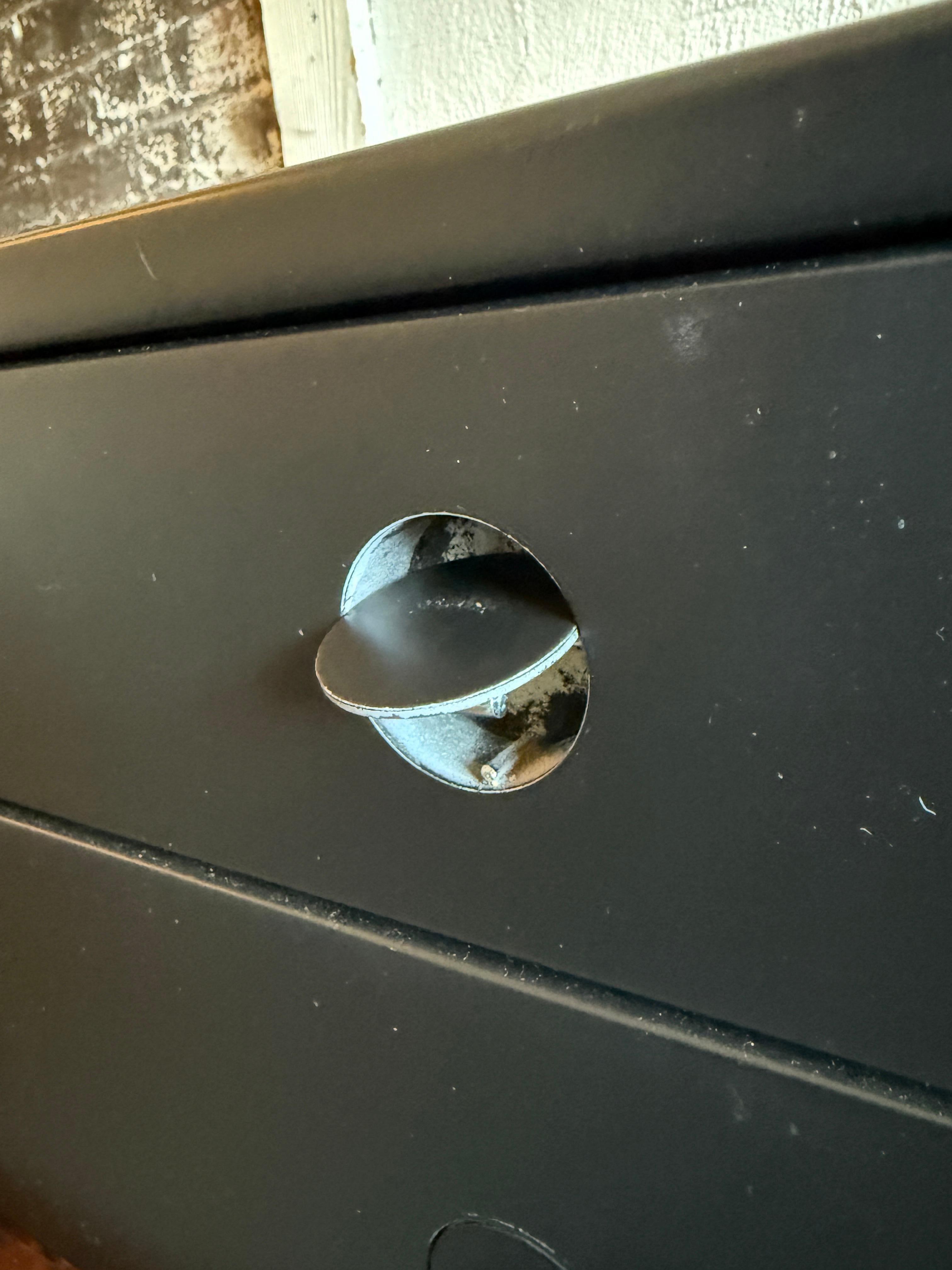 Falegnameria Coppia di comodini moderni danesi a 3 cassetti in lacca nera e palissandro Dyrlund in vendita