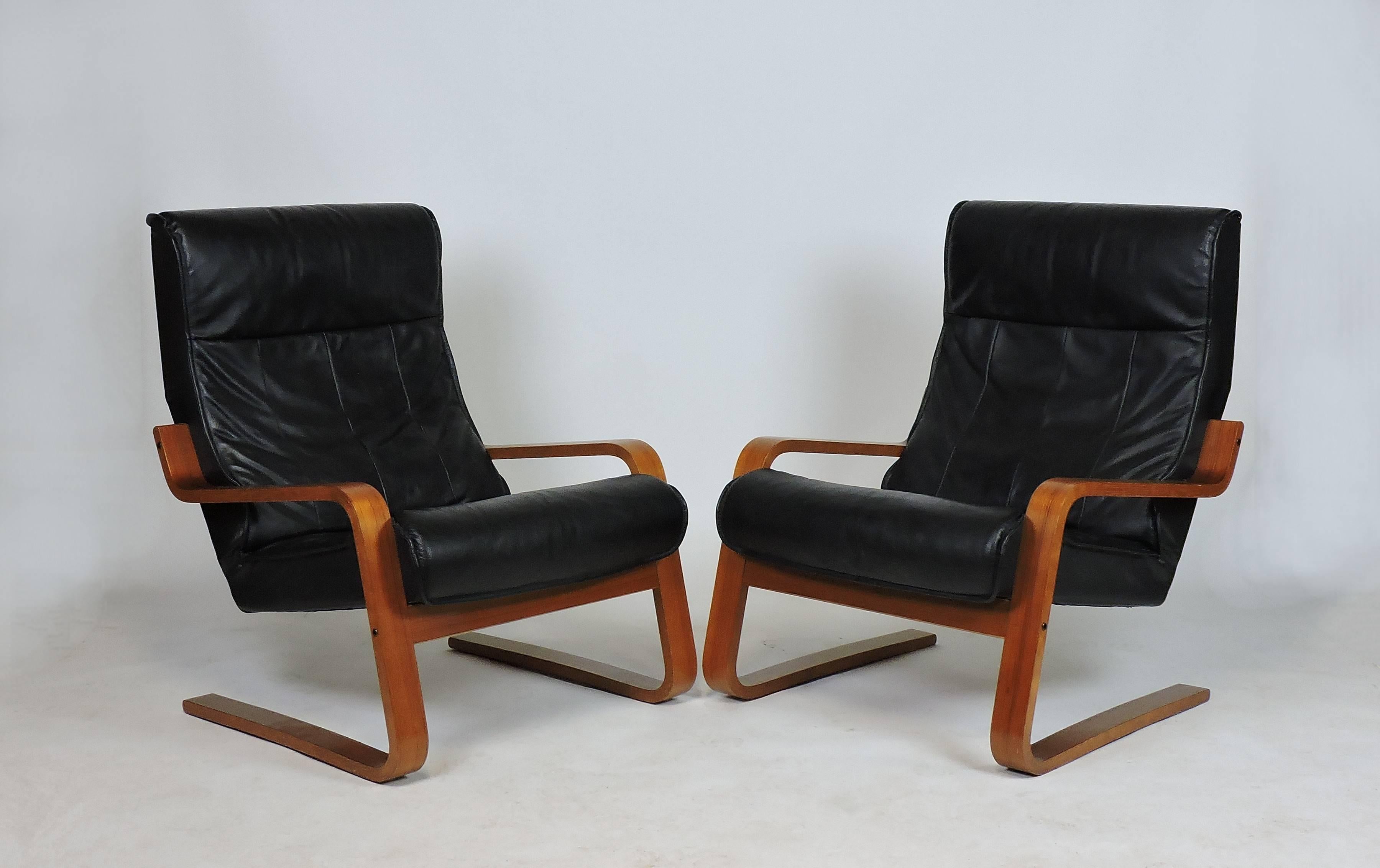 Pair of Danish Modern Alvar Aalto Style Cantilevered Teak Leather Lounge Chairs 3