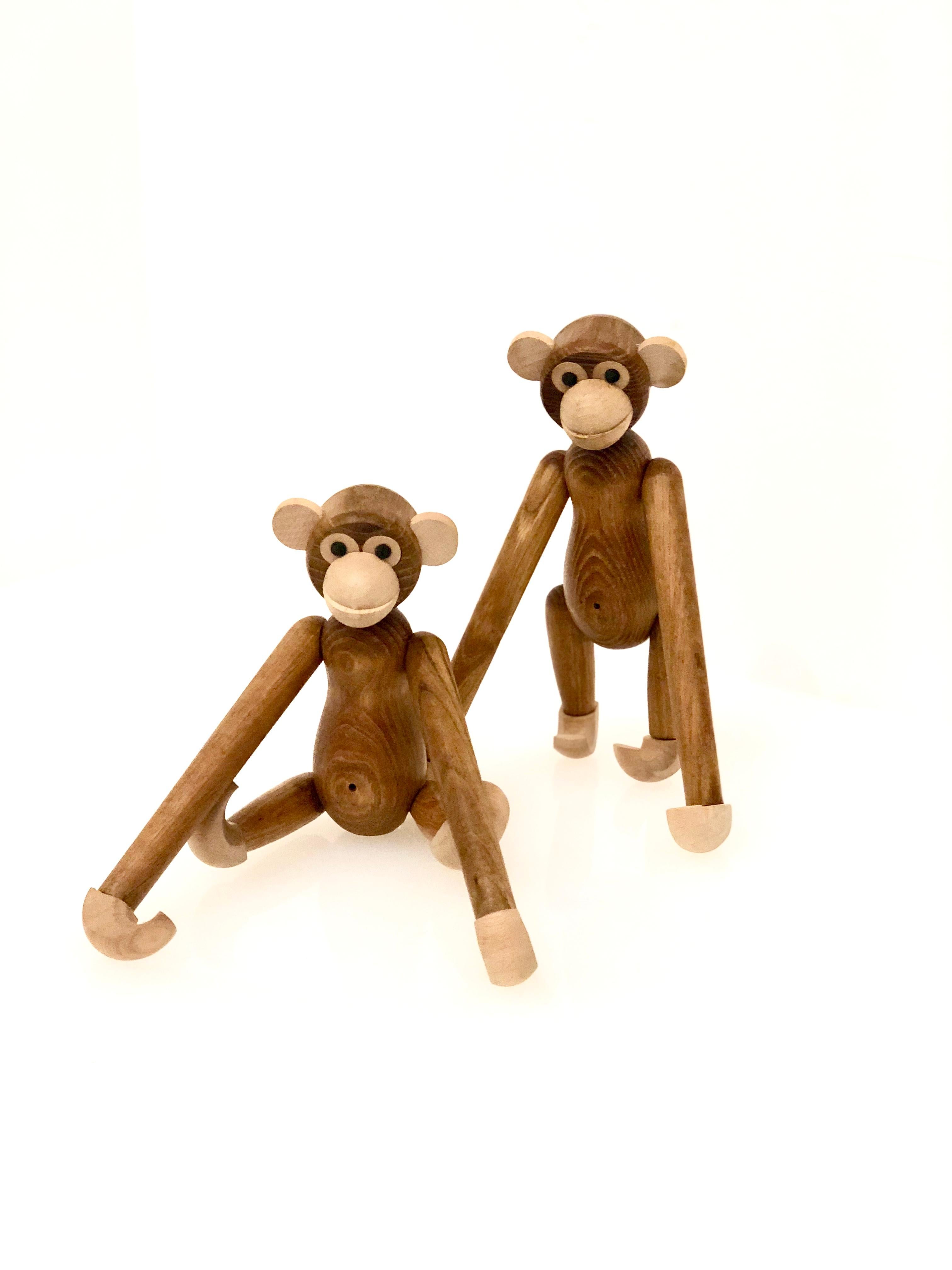 Nice pair and condition of articulated monkeys in the style of Kay Bojesen, the legs arms and head moves all around. Made in Japan.