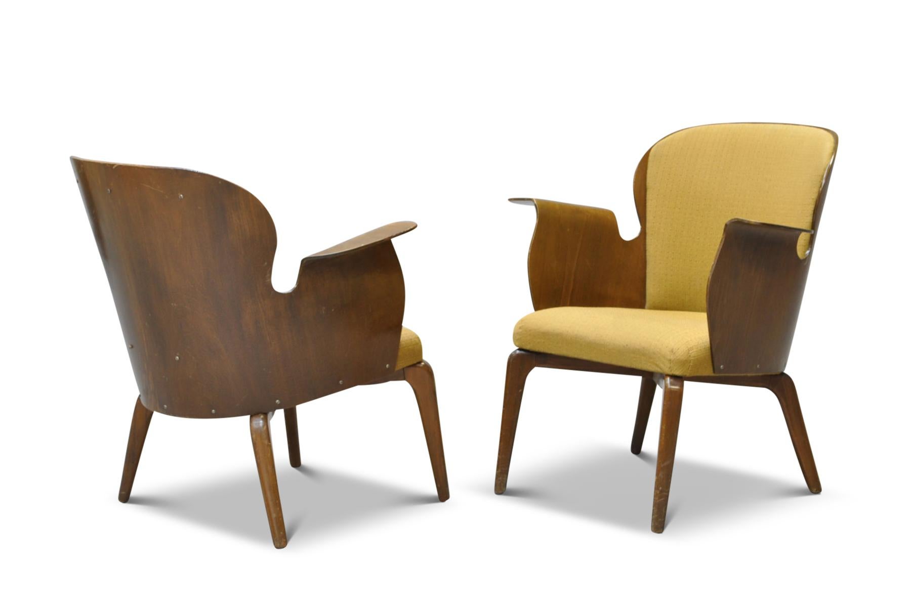 Mid-Century Modern Pair of Danish Modern Bentwood 1950s Lounge Chairs by Hans Olsen