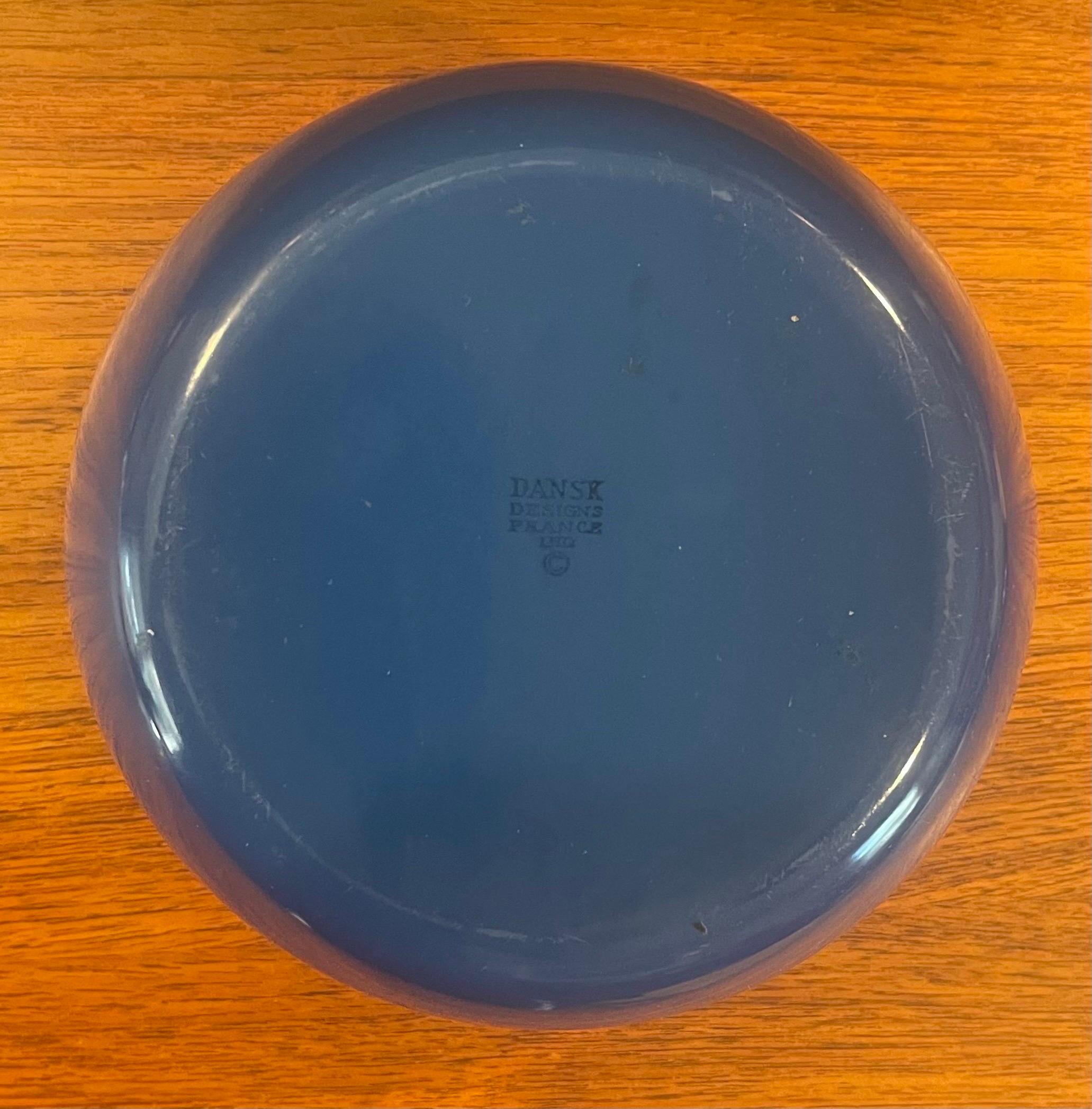 Paire de bols danois modernes en émail bleu et blanc par Jens Quistgaard pour Dansk en vente 4