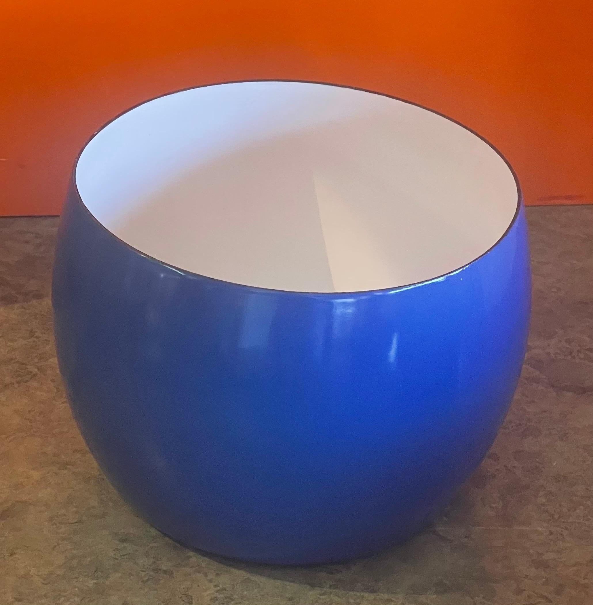 Pair of Danish Modern Blue & White Enamel Bowl by Jens Quistgaard for Dansk In Good Condition For Sale In San Diego, CA