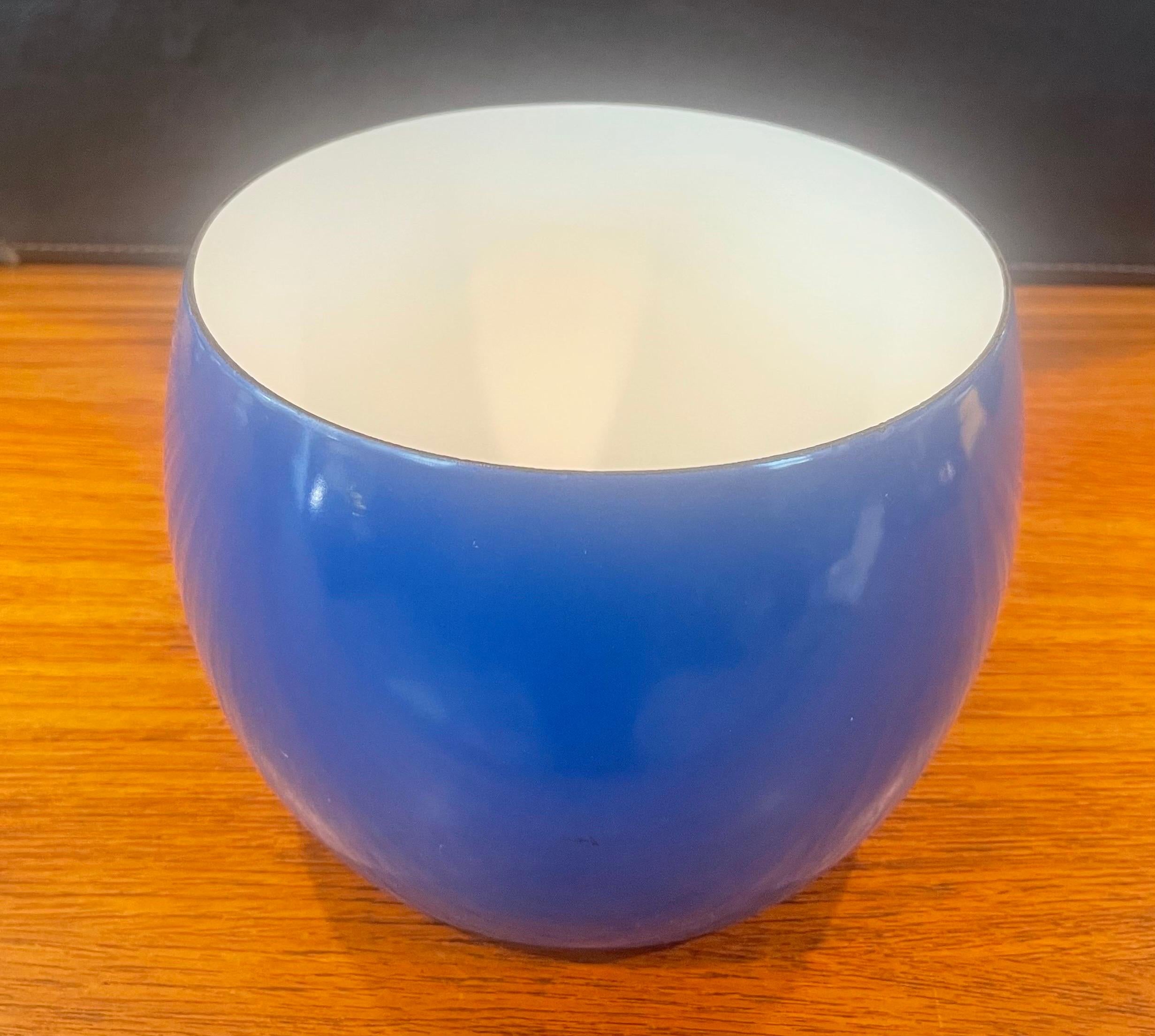 Pair of Danish Modern Blue & White Enamel Bowl by Jens Quistgaard for Dansk For Sale 1