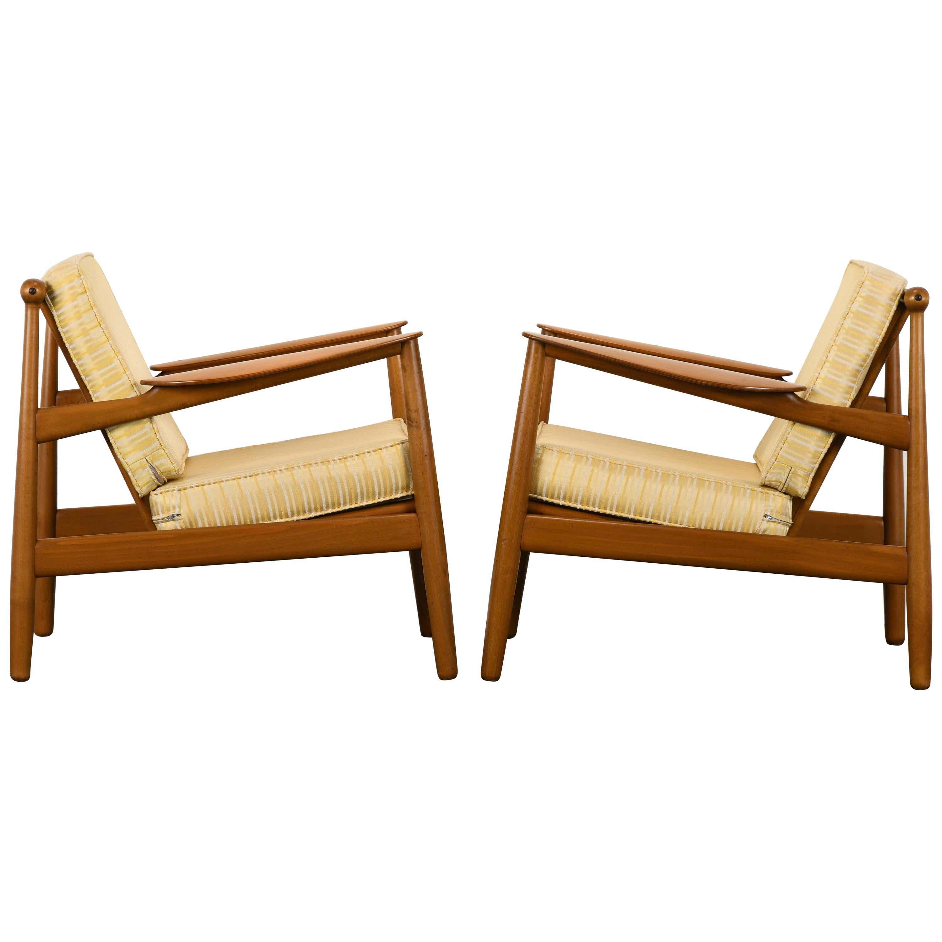 Paar dänische moderne Stühle von P. Jeppesen:: 1955