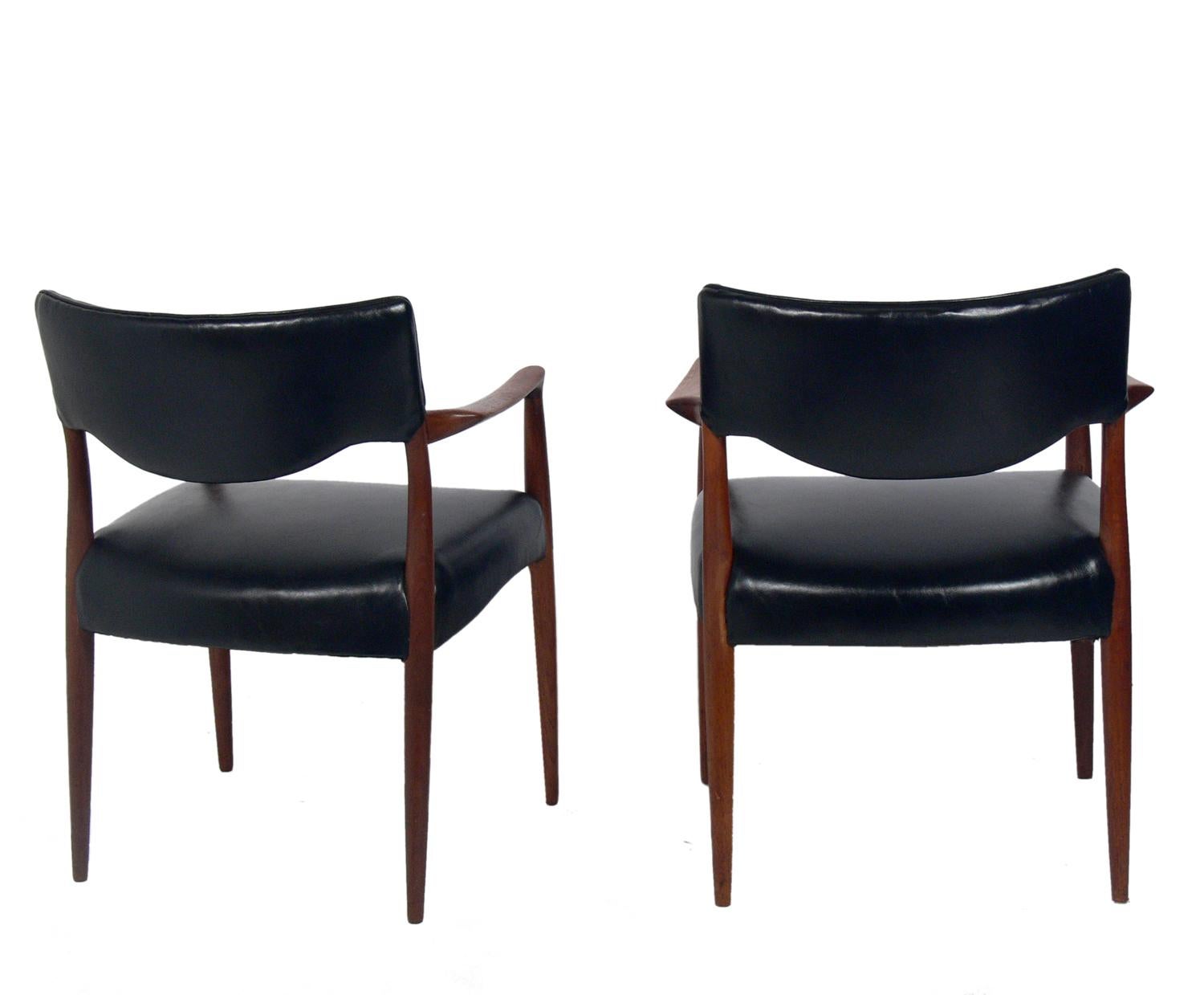 Pair of Danish Modern Chairs In Good Condition For Sale In Atlanta, GA