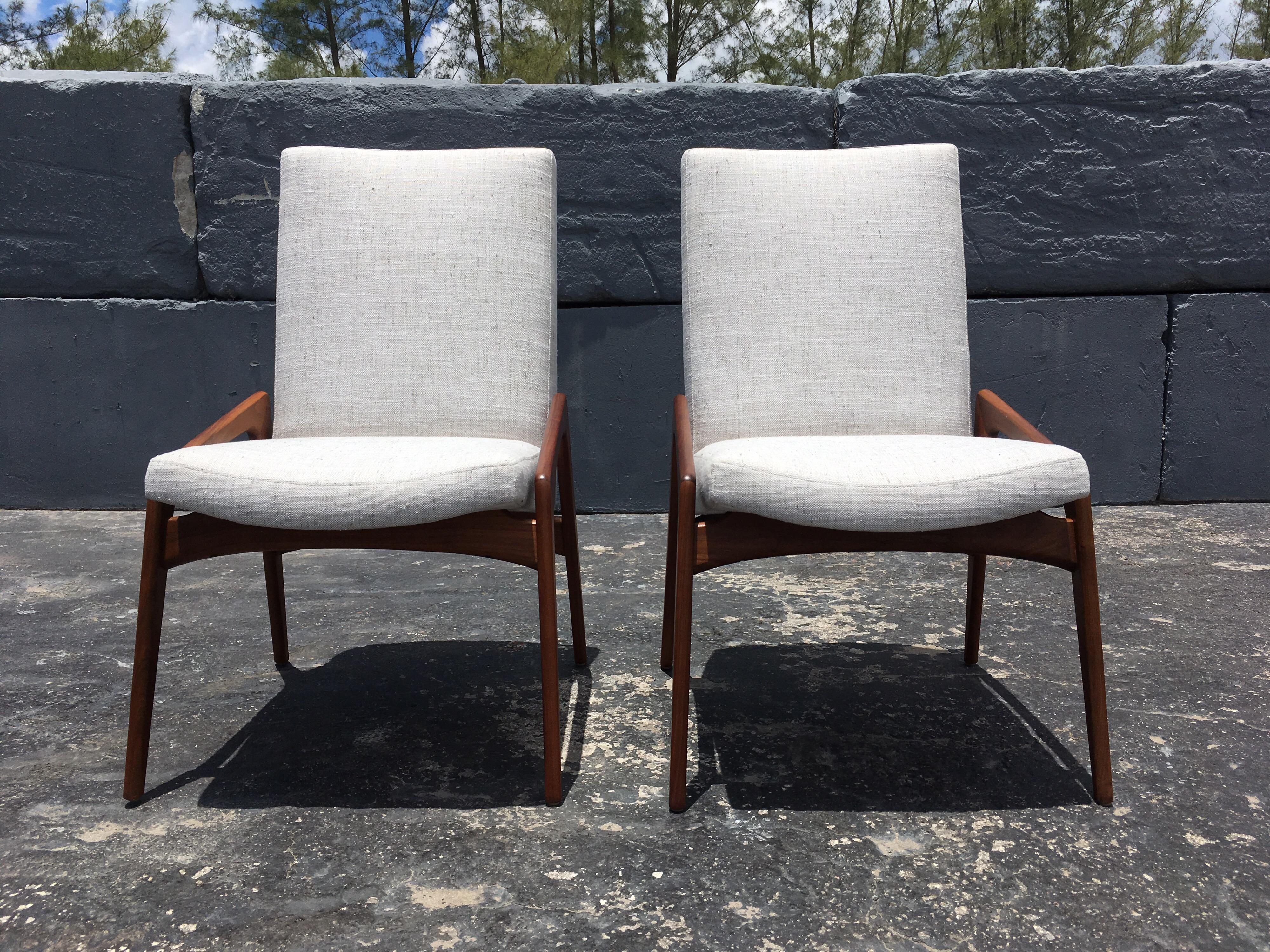 Pair of Danish Modern Chairs, Walnut, 1950s, Excellent Condition For Sale 6
