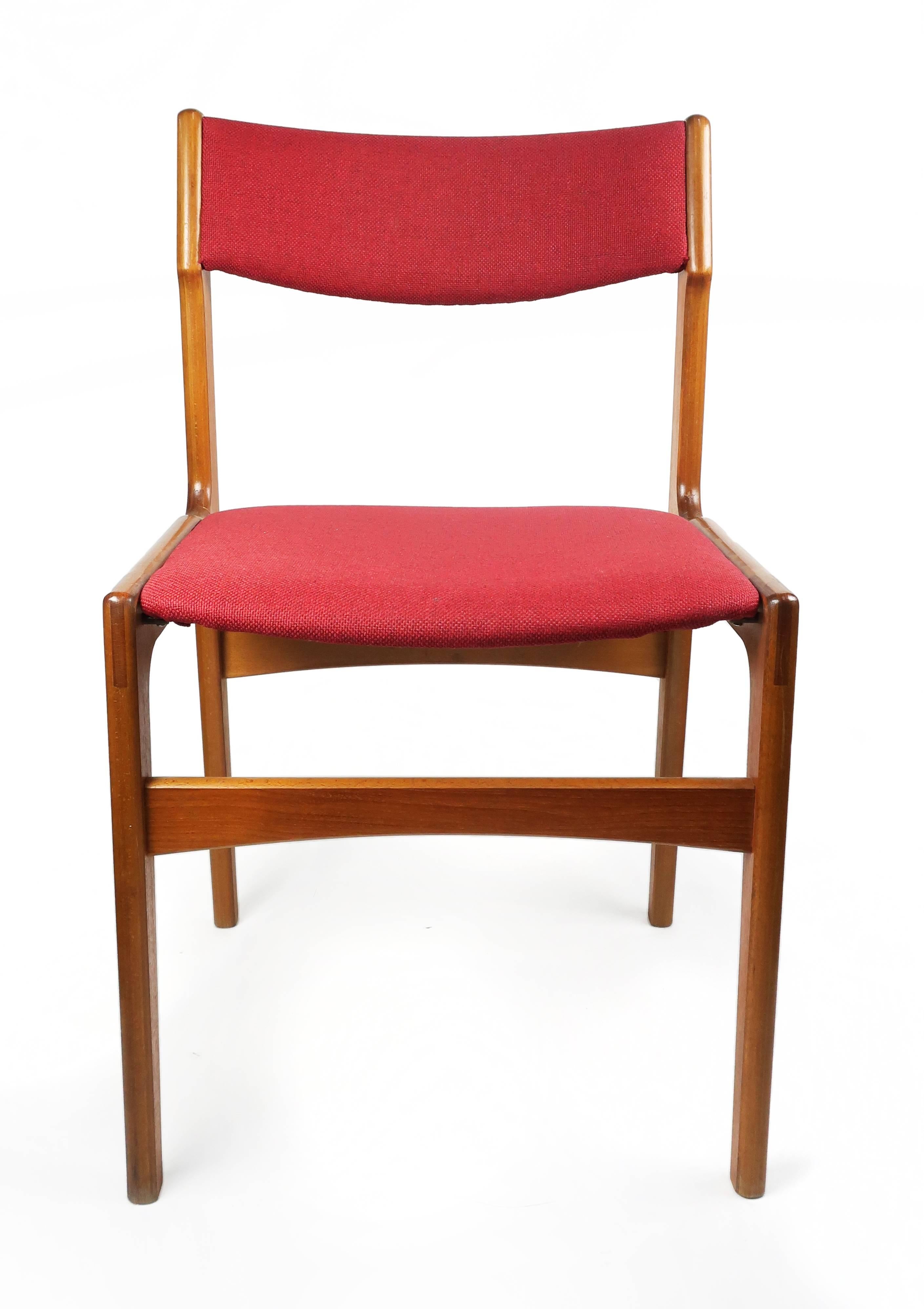 Pair of Danish Modern Dining Chairs by Erik Buch for Anderstrup Møbelfabrik In Excellent Condition In Brooklyn, NY