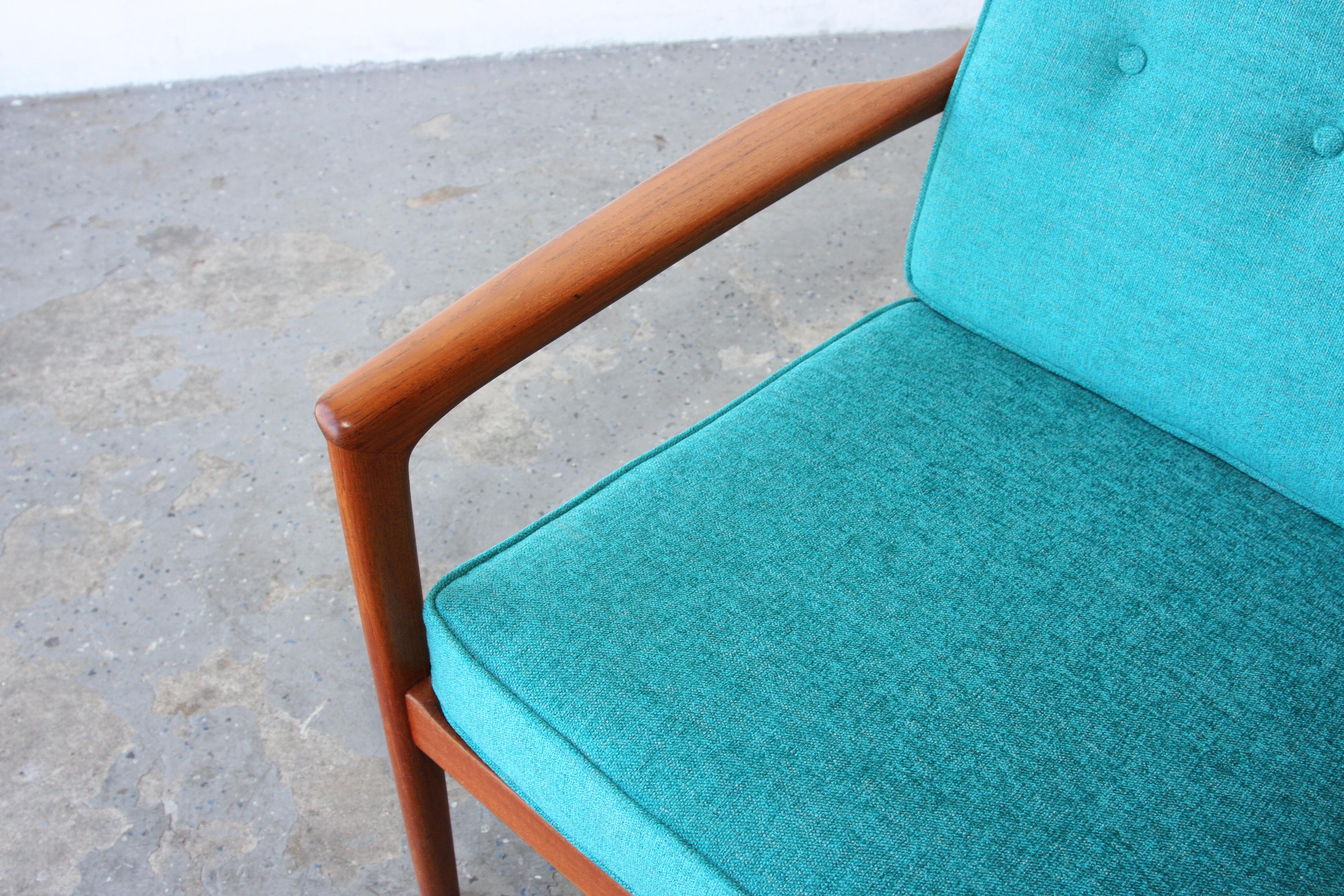 Mid-20th Century Pair of Danish Modern Dux USA75 Chairs designed by Folke Ohlsson Sweden