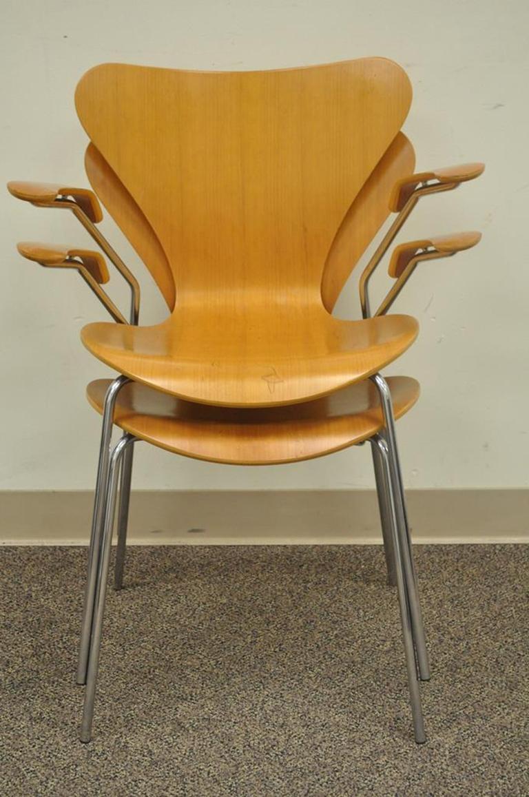 Pair of Danish Modern Fritz Hansen Arne Jacobsen Knoll Series Seven Arm Chairs a For Sale 7