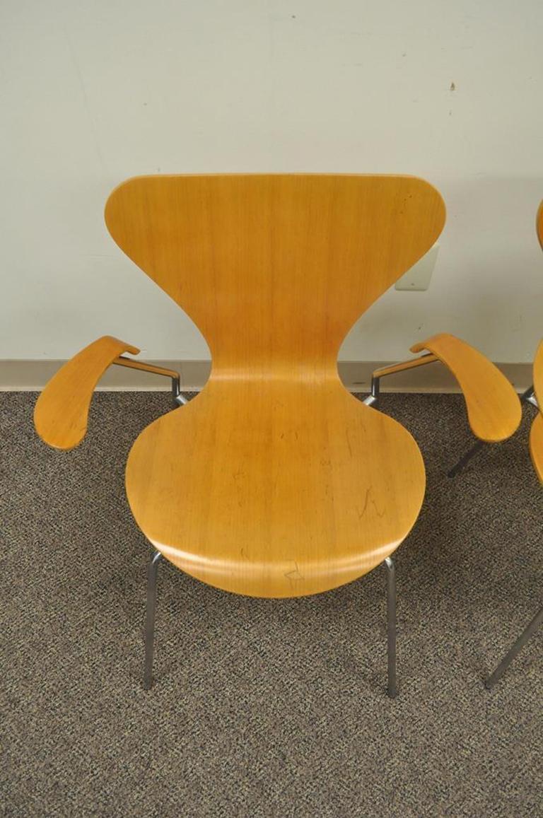 Steel Pair of Danish Modern Fritz Hansen Arne Jacobsen Knoll Series Seven Arm Chairs a For Sale