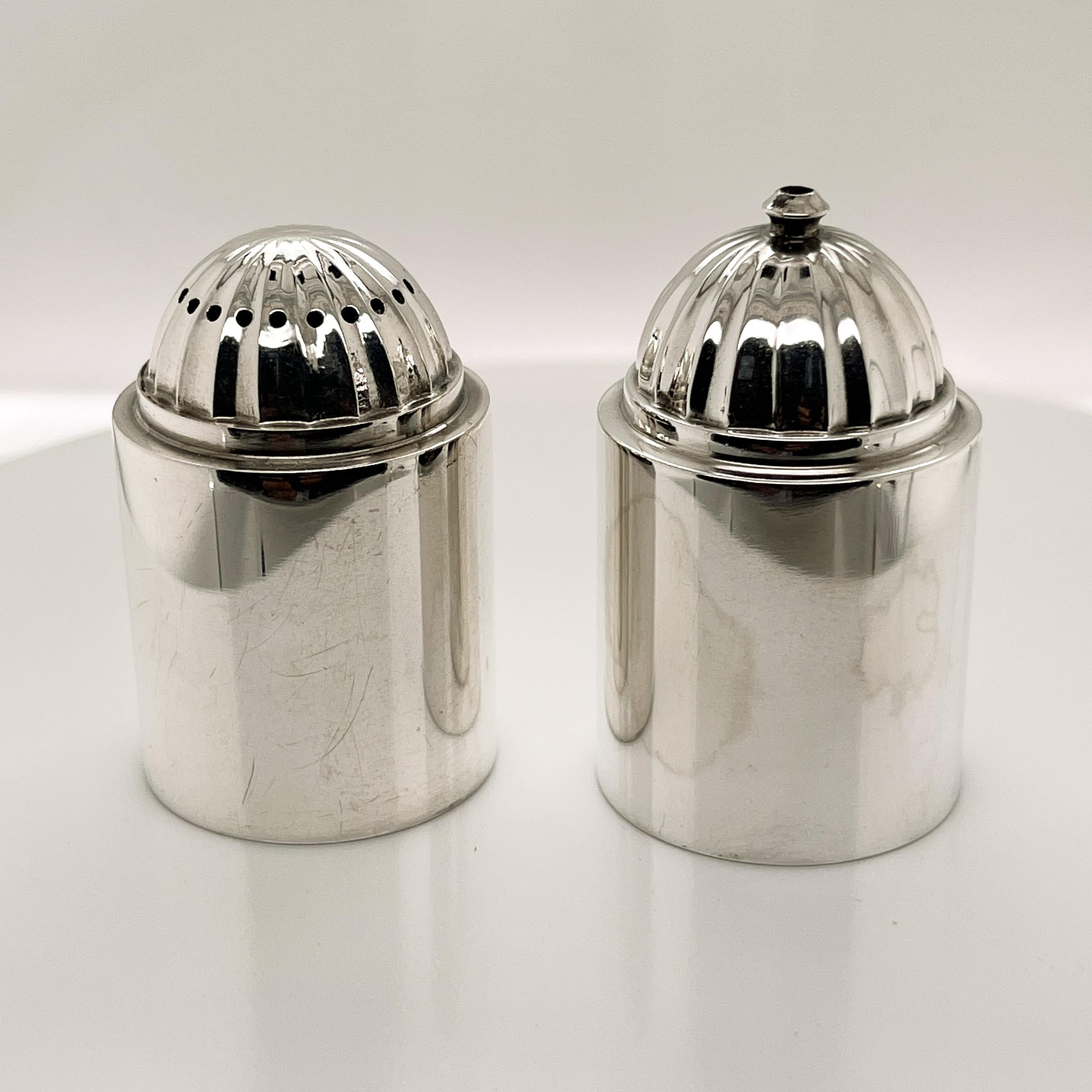 Pair of Danish Modern Georg Jensen Sterling Silver Salt and Pepper Shakers # 627 In Good Condition For Sale In Philadelphia, PA