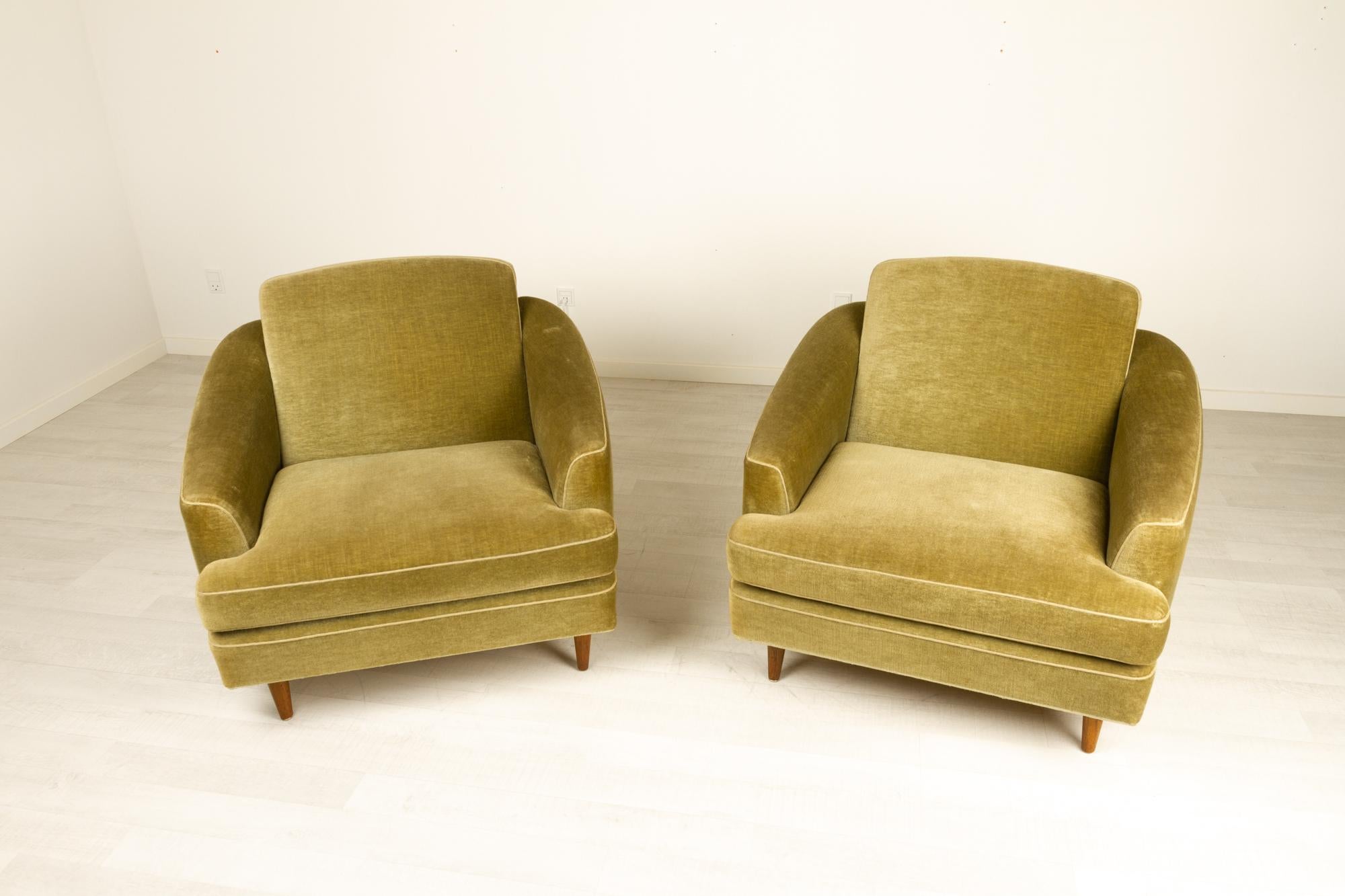Pair of Danish Modern Green Velvet Lounge Chairs, 1950s 9