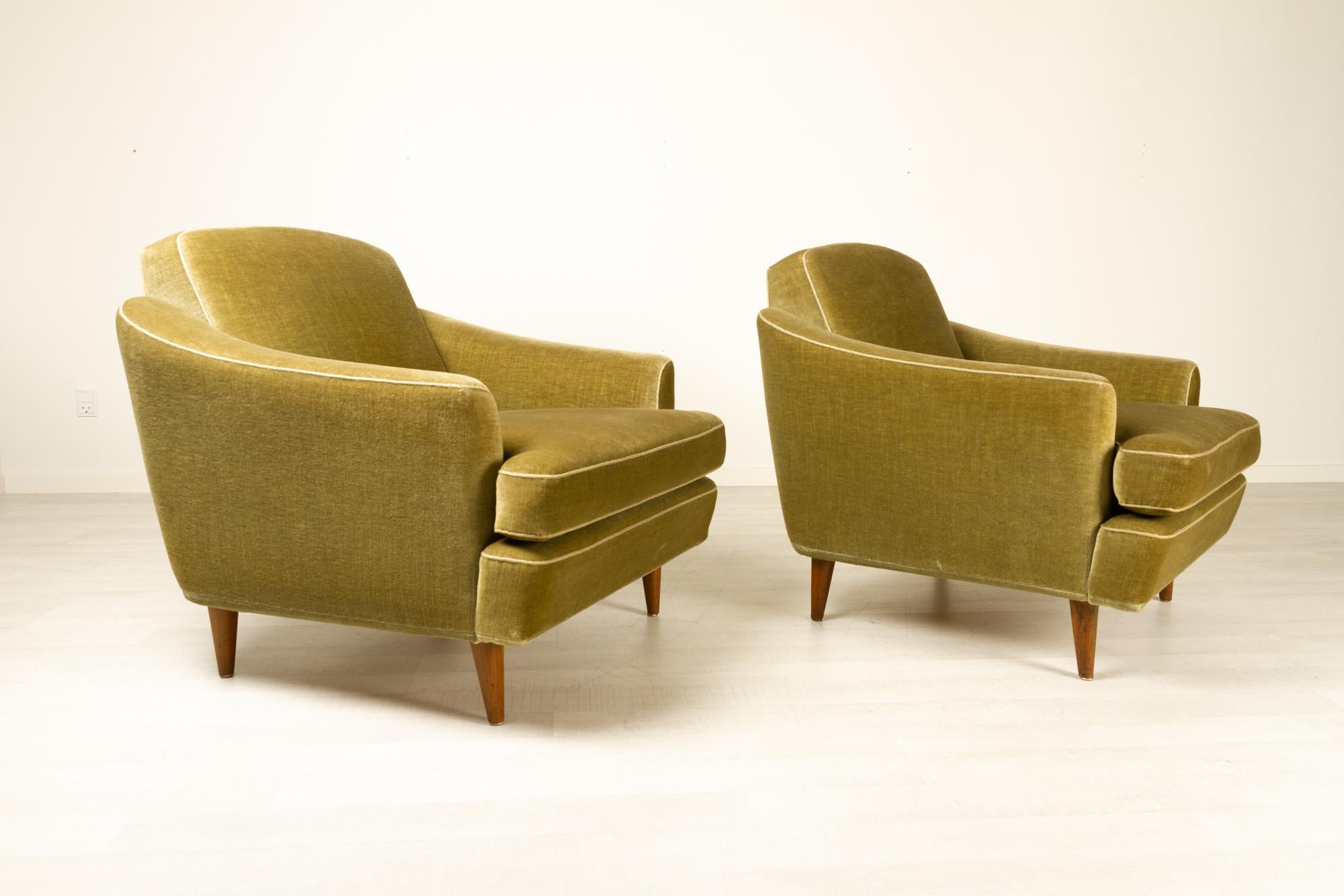 Pair of Danish Modern Green Velvet Lounge Chairs, 1950s 1