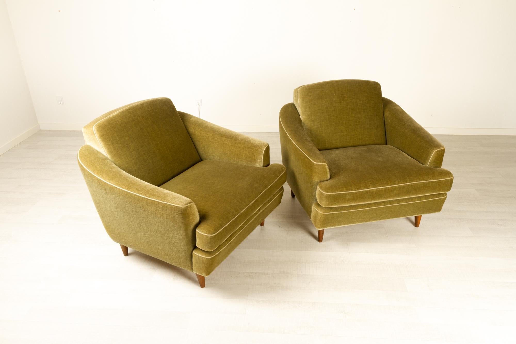 Pair of Danish Modern Green Velvet Lounge Chairs, 1950s 4