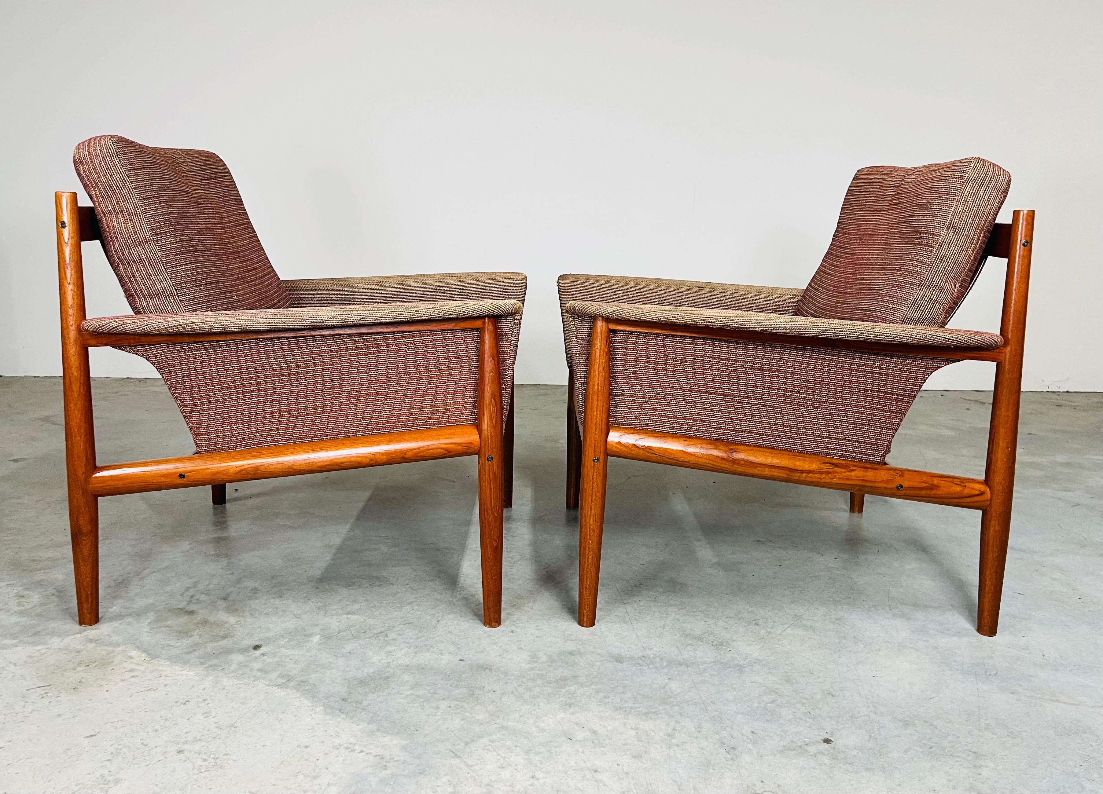 Danese Coppia di sedie da salotto moderne danesi in teak Grete Jalk France & Son 1960s in vendita