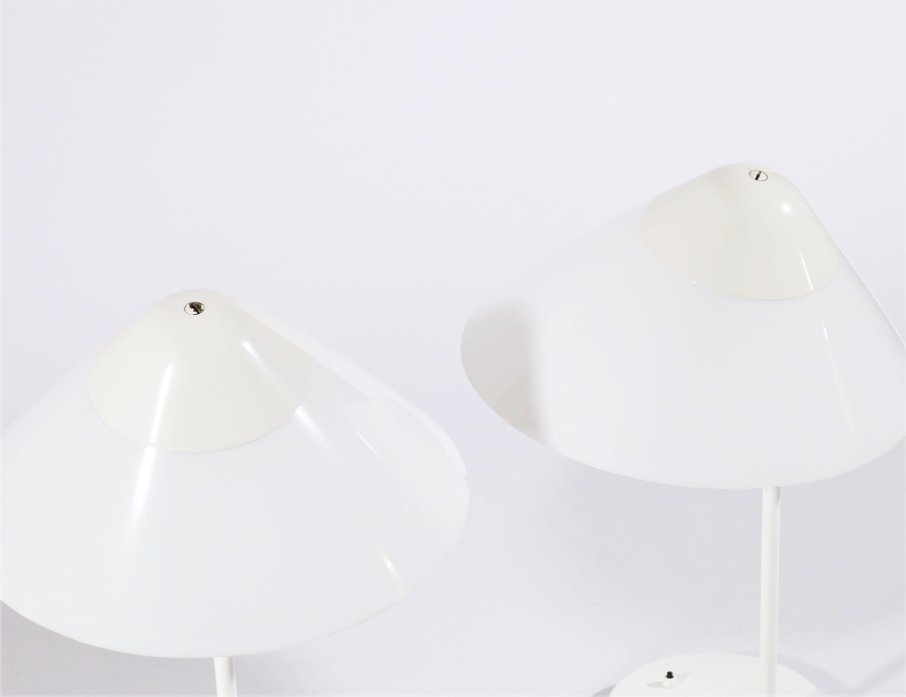 Acrylique Paire de lampes de table danoises modernes Hans J. Wegner 