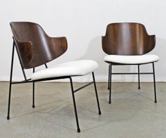 Paar dänische moderne Ib Kofod Larsen Selig Penguin Stühle