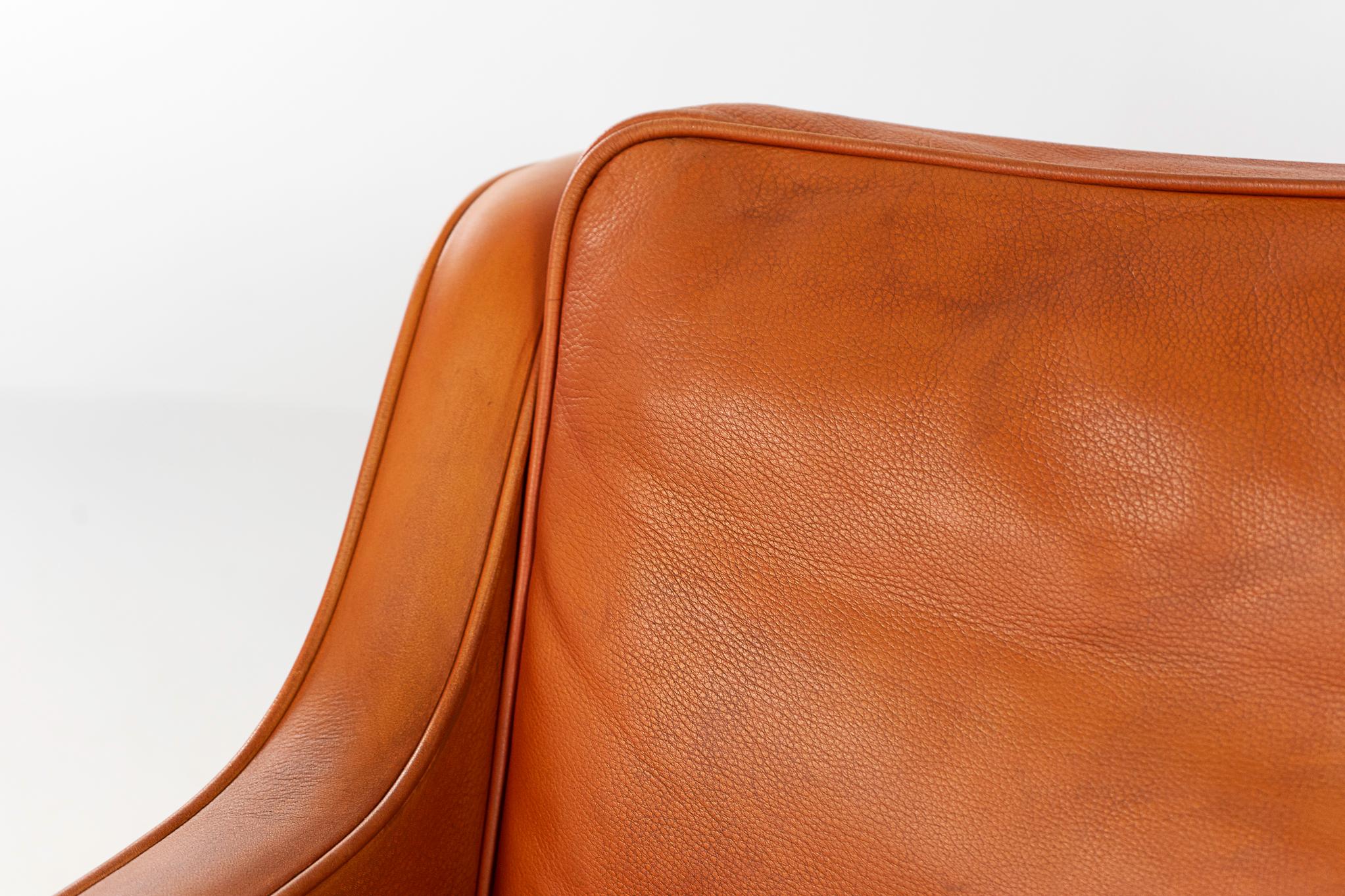 Mid-20th Century Pair of Danish Modern Leather Lounge Chairs