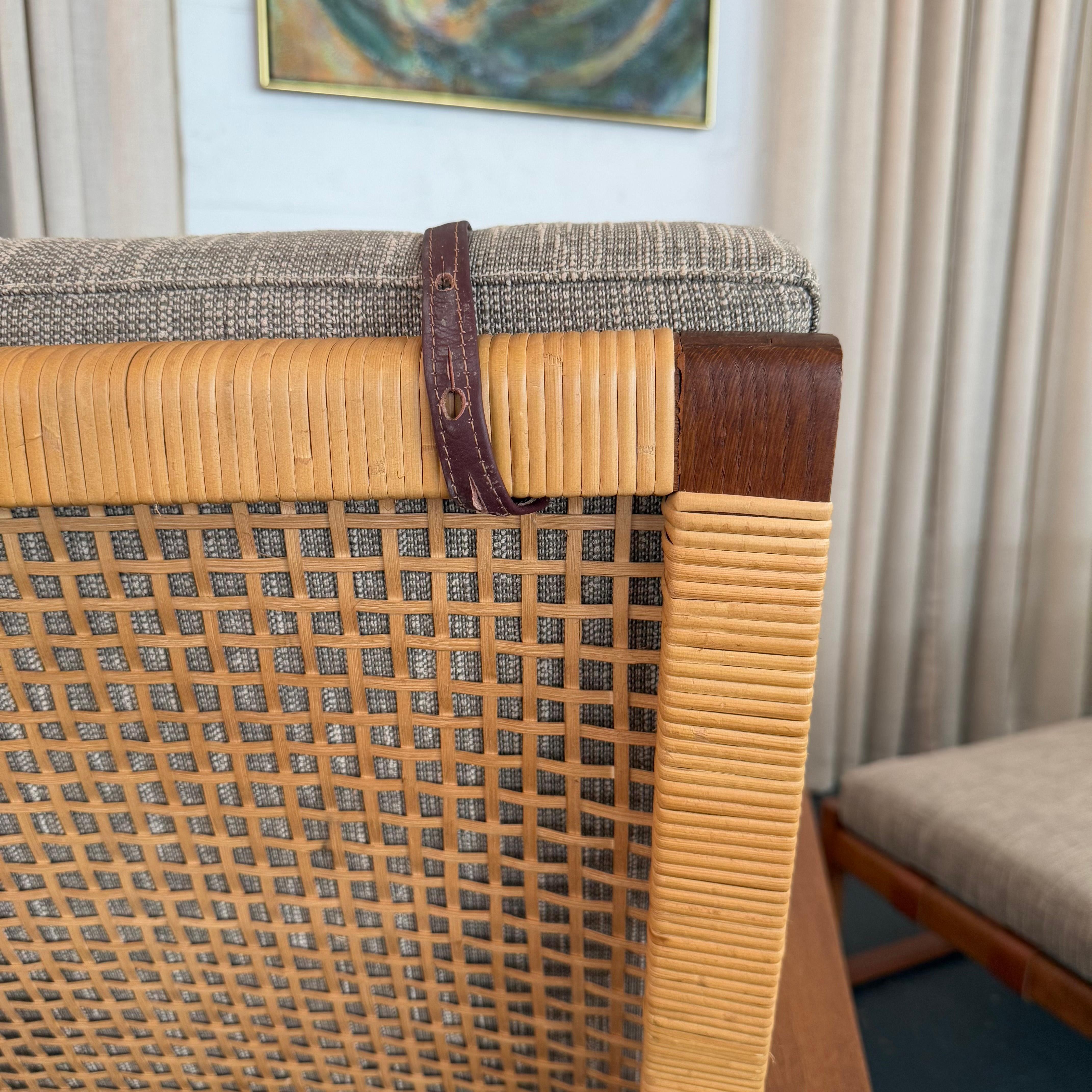 Pair Of Danish Modern Lounge Chair Ottoman Sets By Børge Mogensen en venta 4