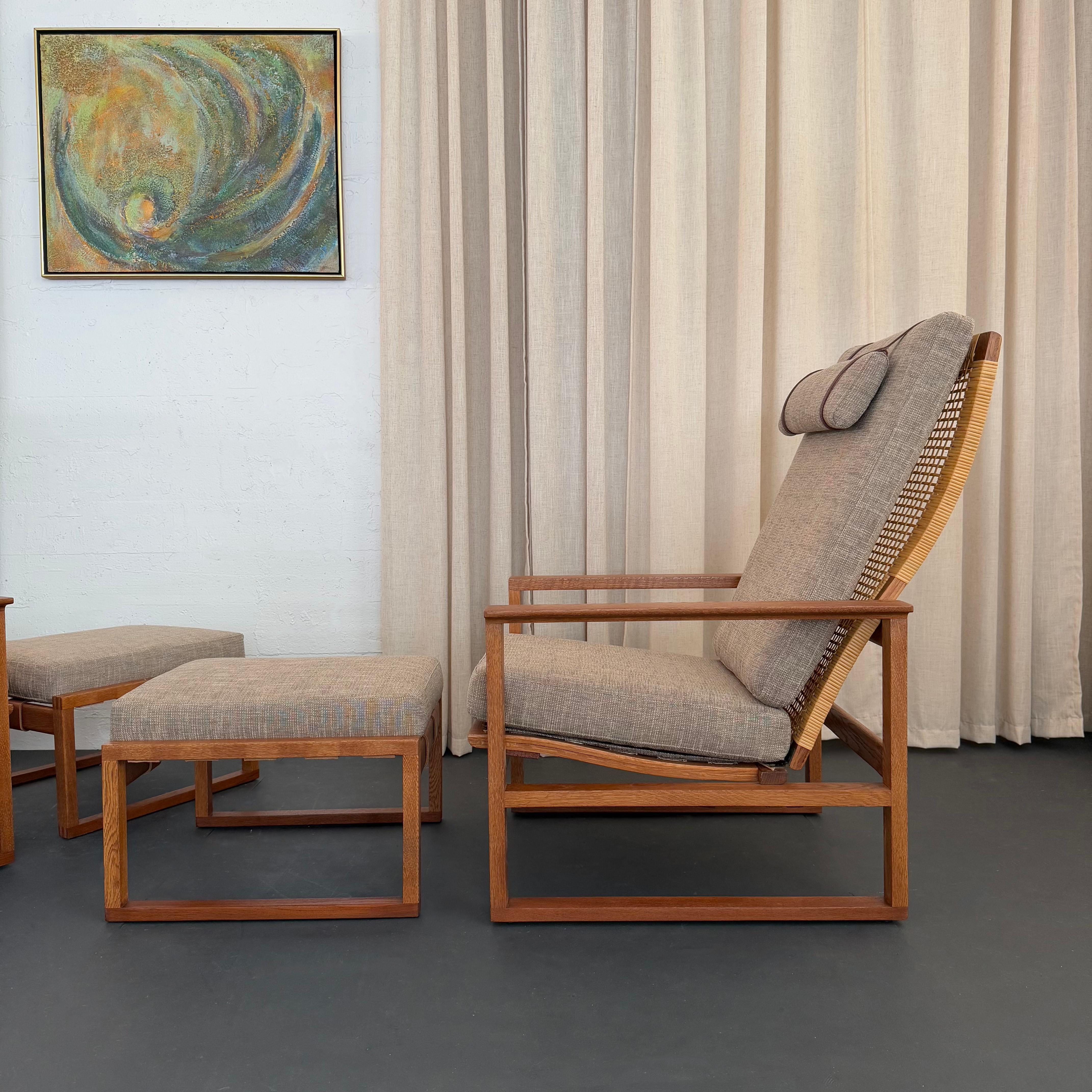 Pair Of Danish Modern Lounge Chair Ottoman Sets By Børge Mogensen en venta 2