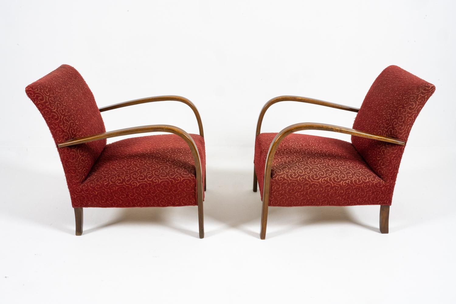 Fabric Pair of Danish Modern Lounge Chairs by Fritz Hansen, c. 1950s For Sale