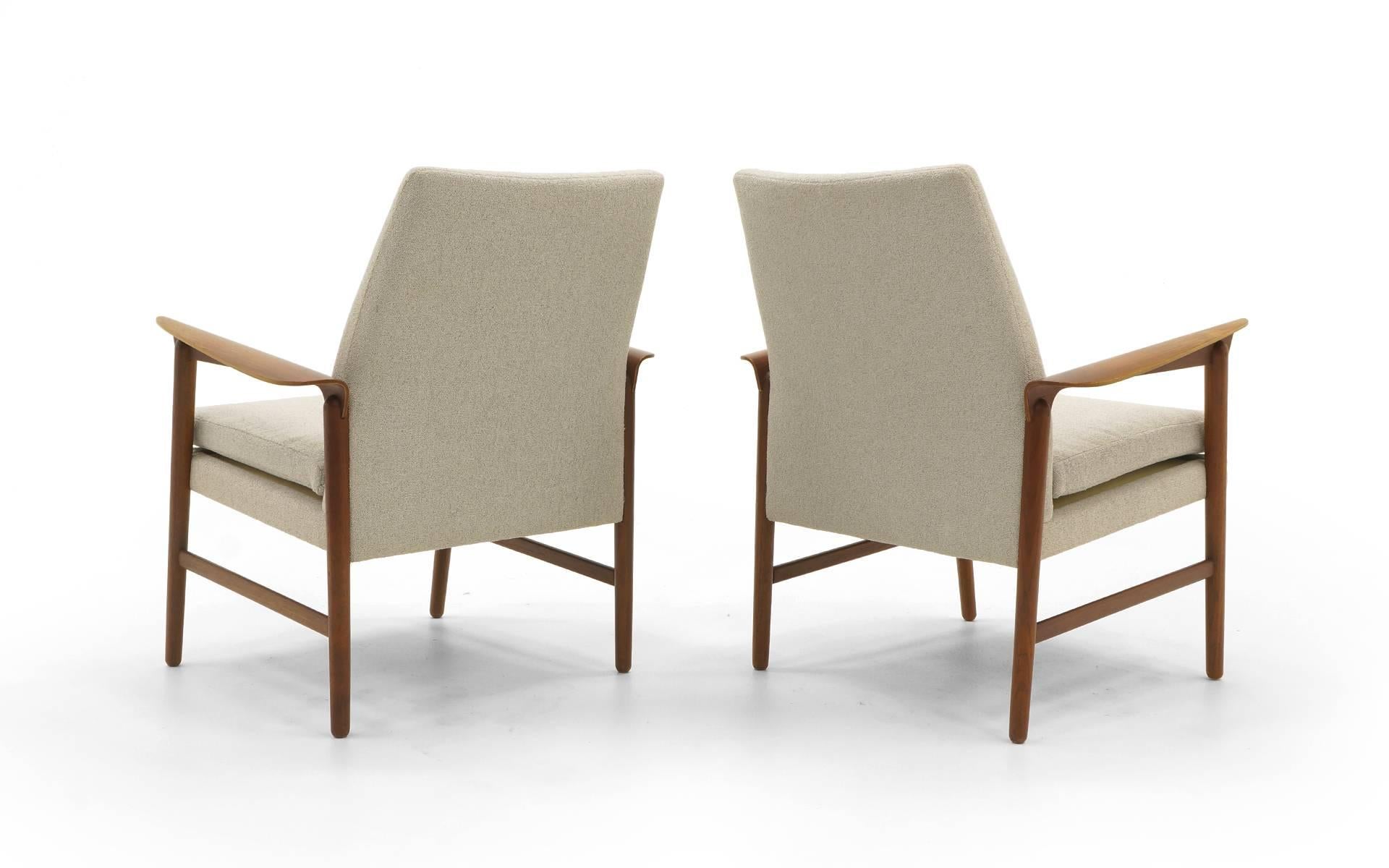 Pair of Danish Modern Lounge Chairs by Fritz Hansen In Excellent Condition In Kansas City, MO