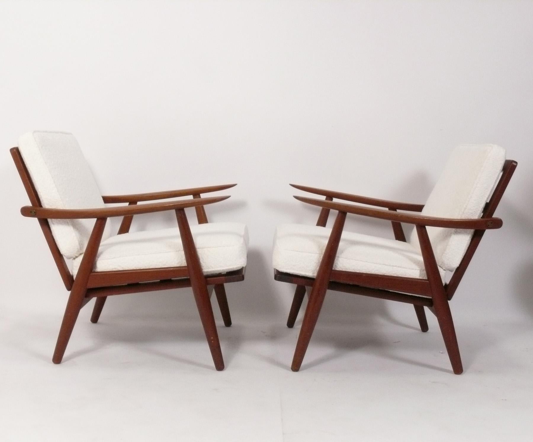 Mid-Century Modern Paire de chaises longues danoises modernes par Hans Wegner en vente