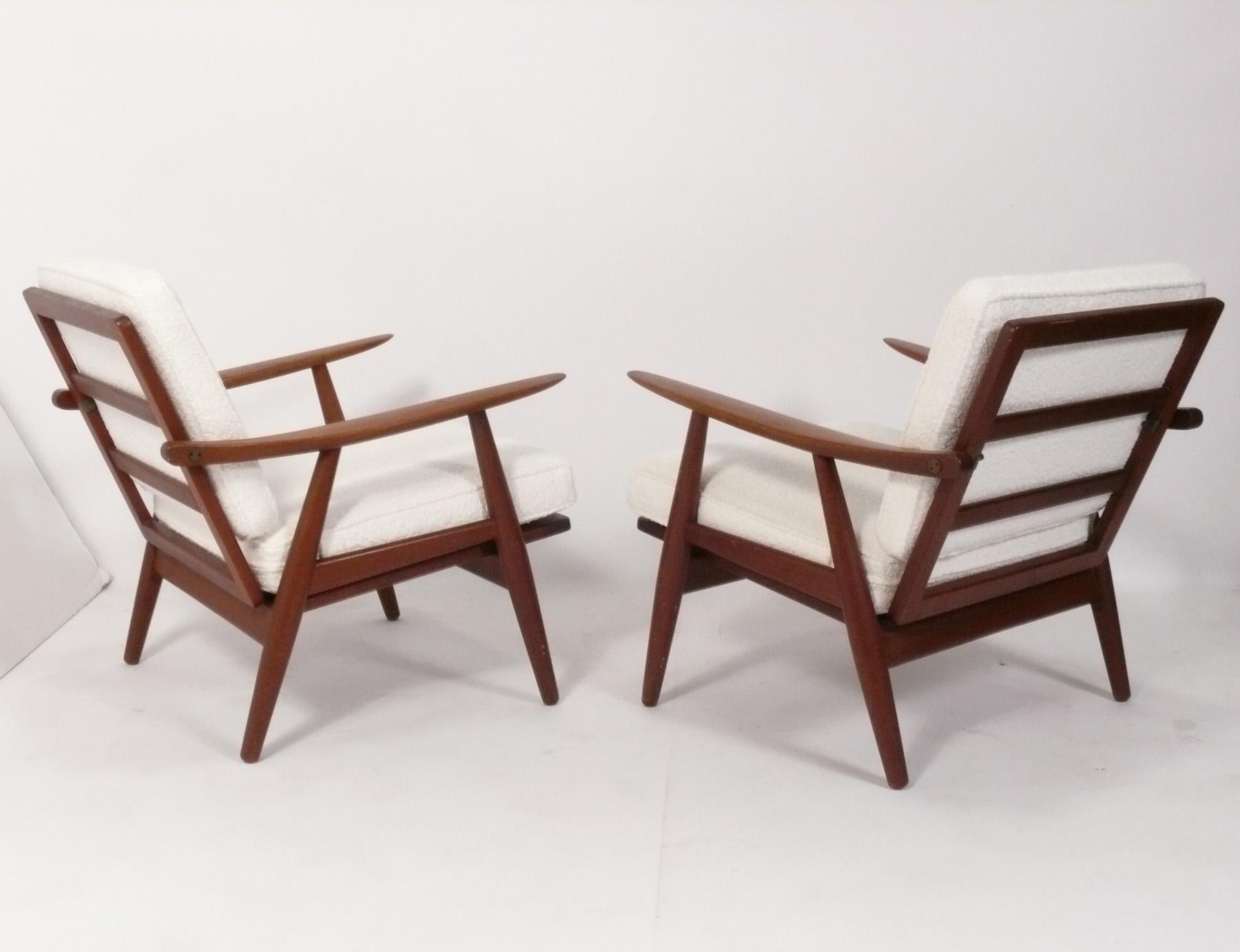 Paire de chaises longues danoises modernes par Hans Wegner Bon état - En vente à Atlanta, GA